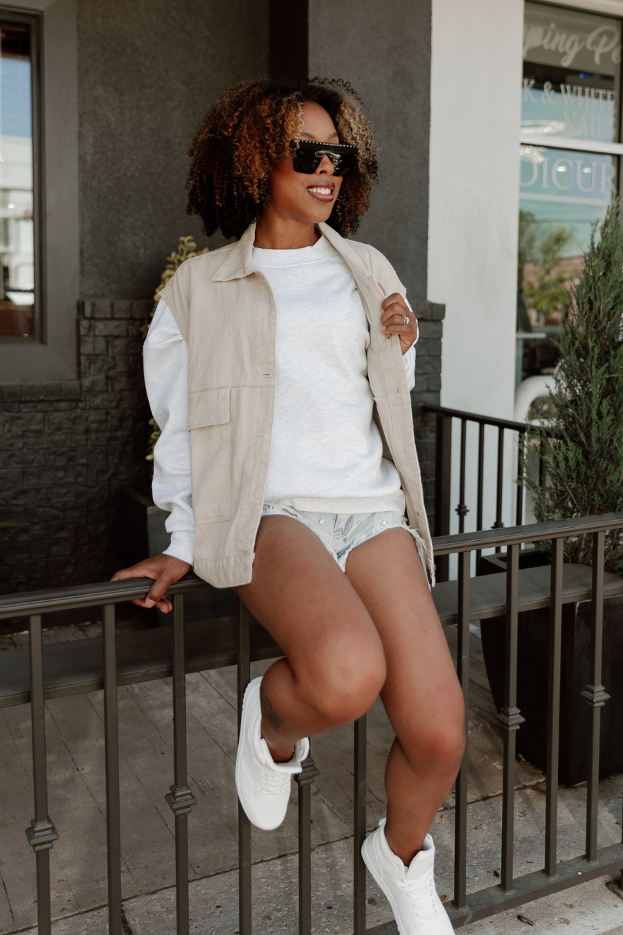 DENIM DOLL VEST IN KHAKI