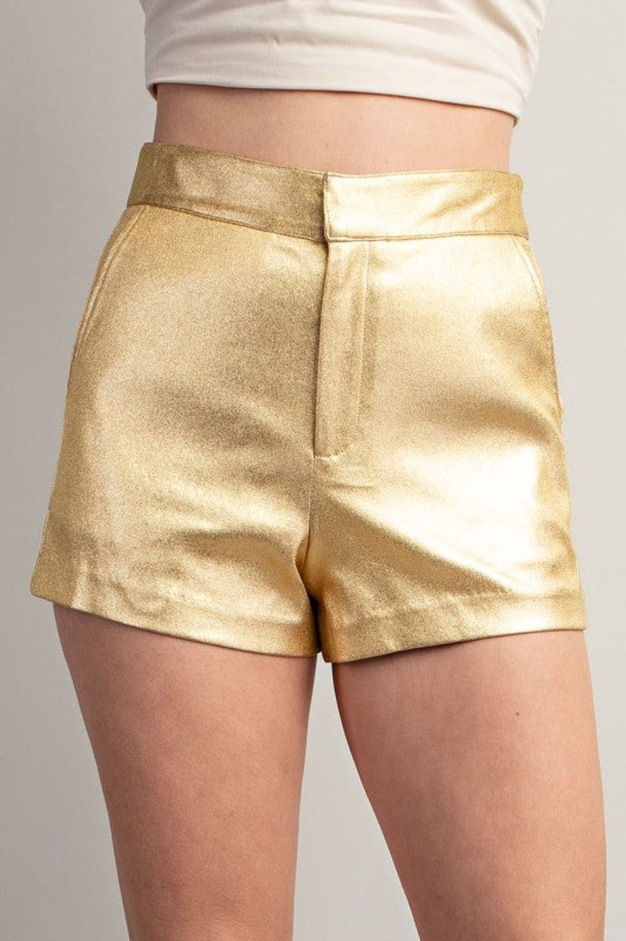 METALLIC MAVEN SHORTS IN GOLD