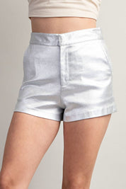 METALLIC MAVEN SHORTS IN SILVER