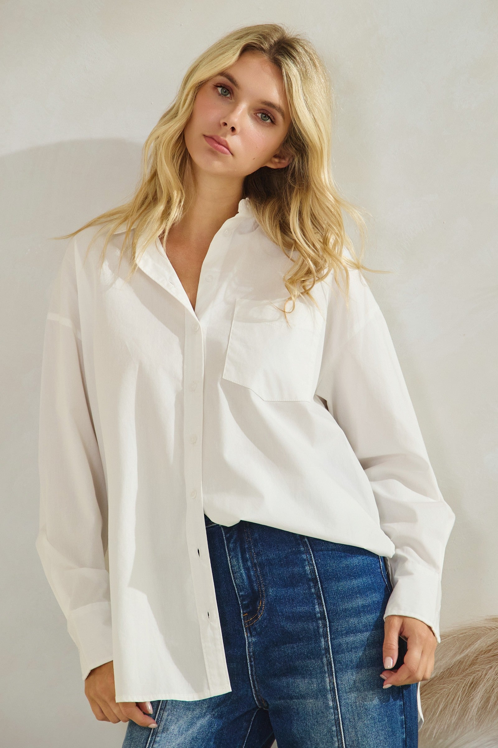 EVERYDAY EASE CLASSIC BUTTON DOWN TOP