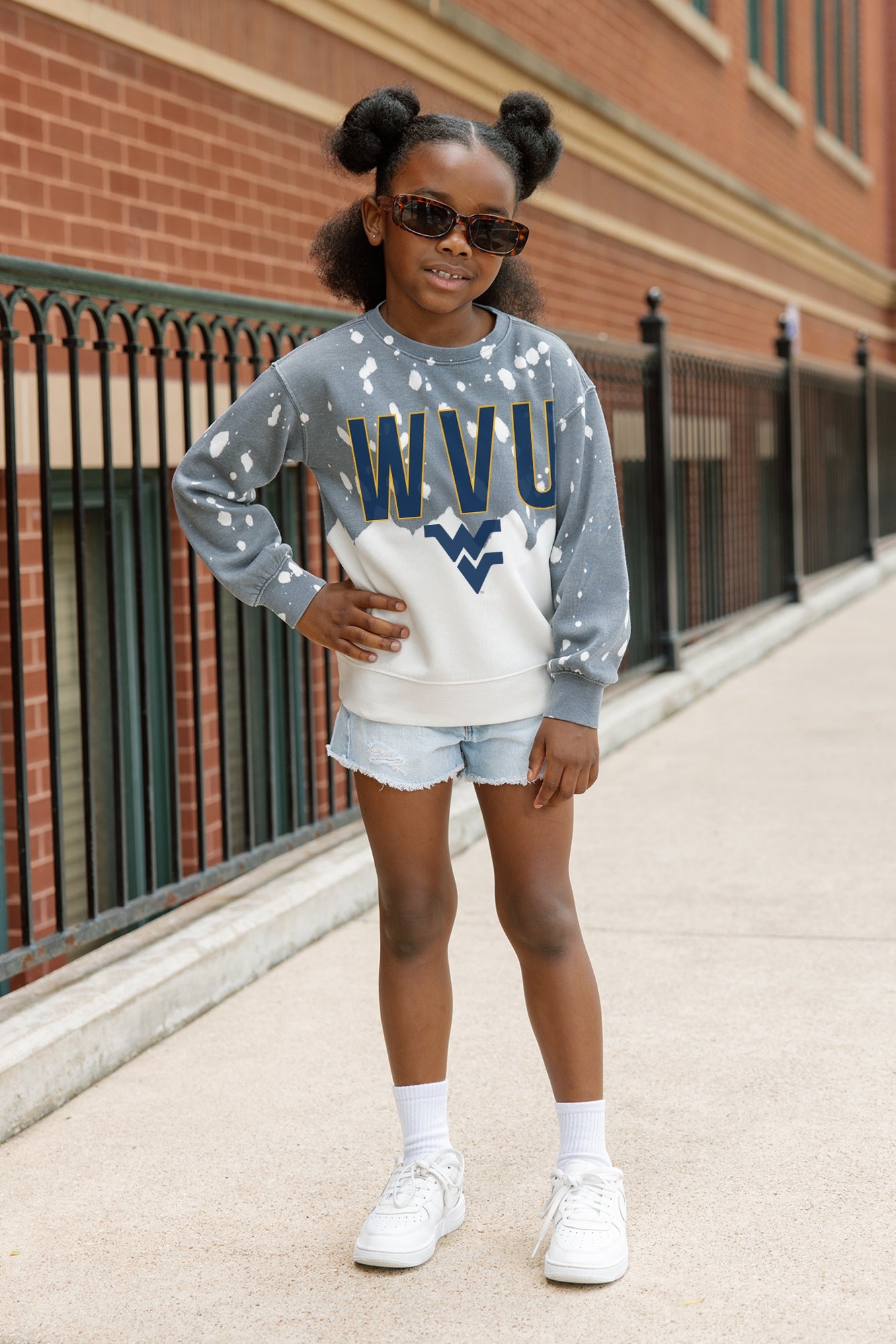 WEST VIRGINIA MOUNTAINEERS CASUAL FAN KIDS FADED WASH CREWNECK PULLOVER