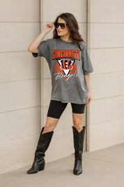 CINCINNATI BENGALS PLAY IT FORWARD OVERSIZED CREWNECK TEE
