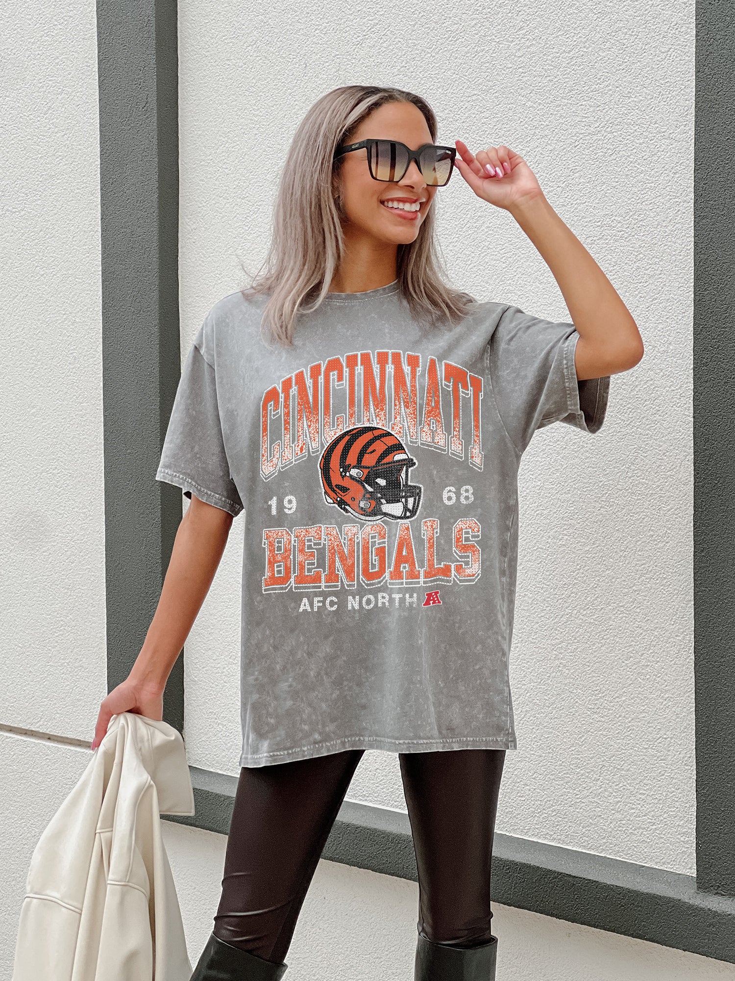 CINCINNATI BENGALS Nothing But The Best Oversized Crewneck Tee