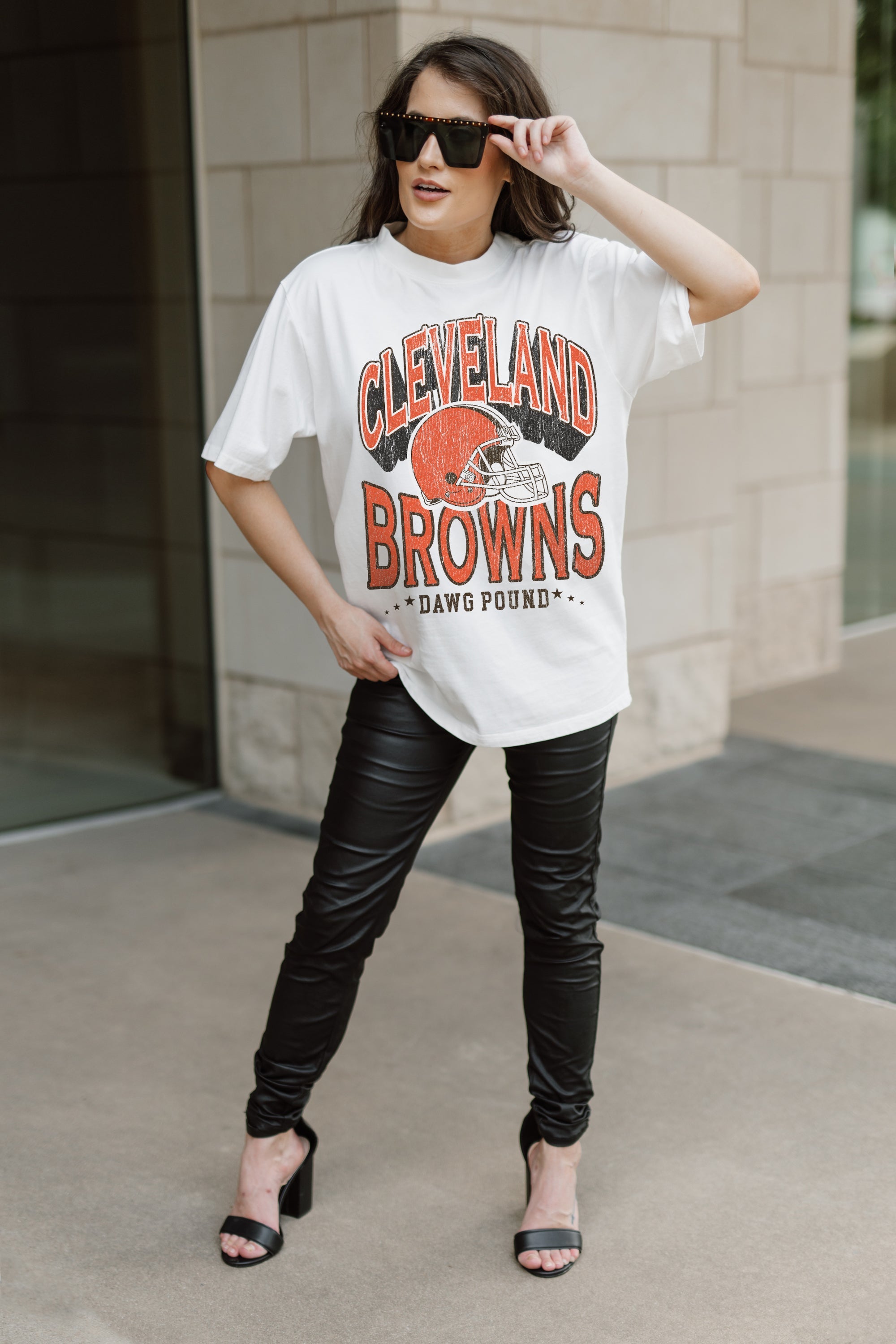 CLEVELAND BROWNS SHAKEDOWN OVERSIZED CREWNECK TEE