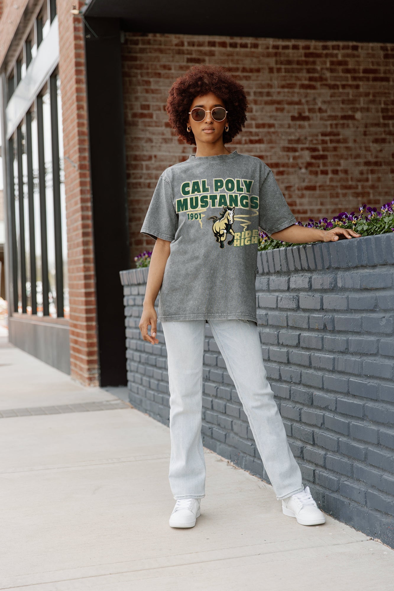 CAL POLY MUSTANGS KEEP THE LEAD OVERSIZED CREWNECK TEE