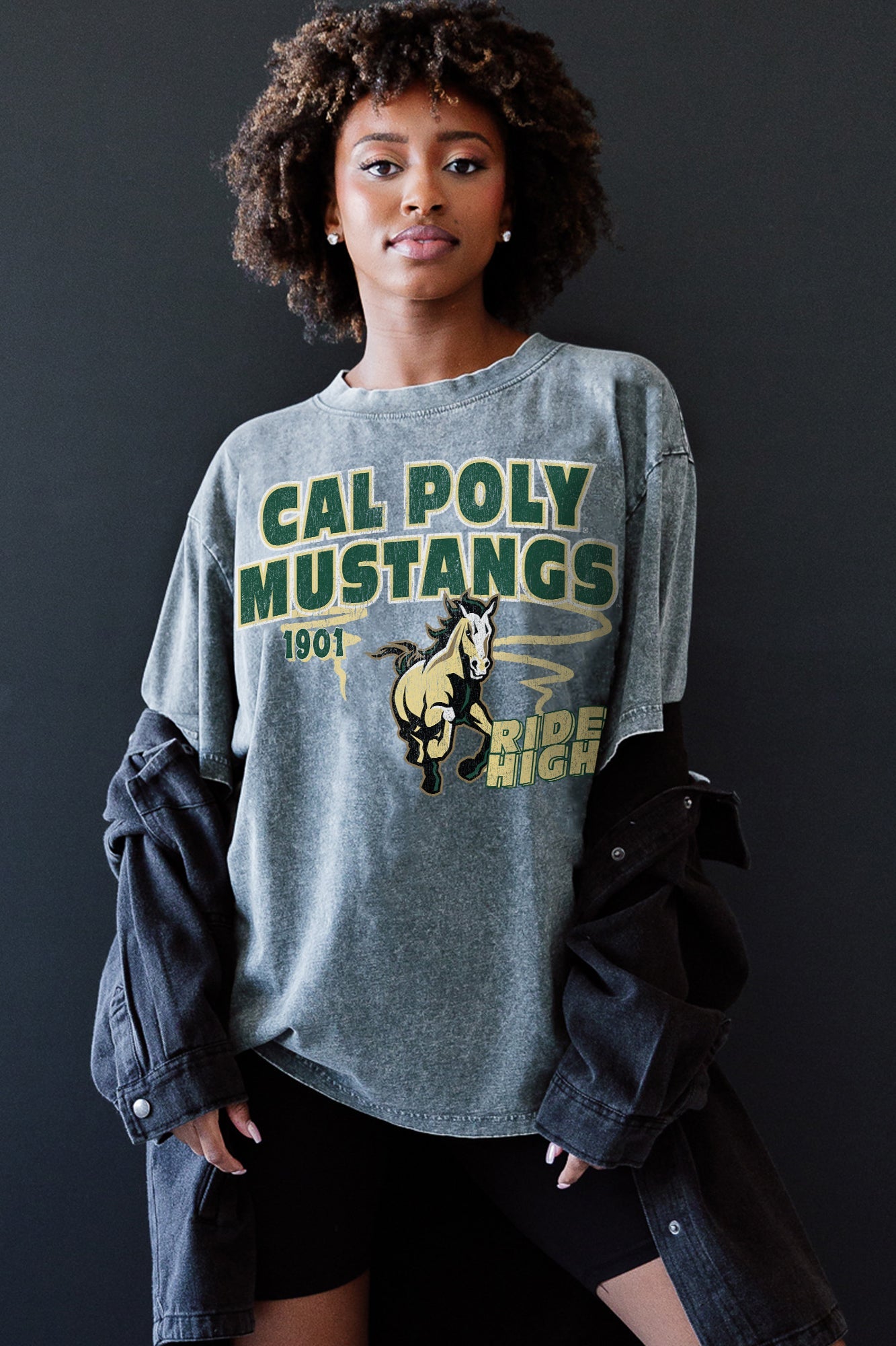 CAL POLY MUSTANGS KEEP THE LEAD OVERSIZED CREWNECK TEE