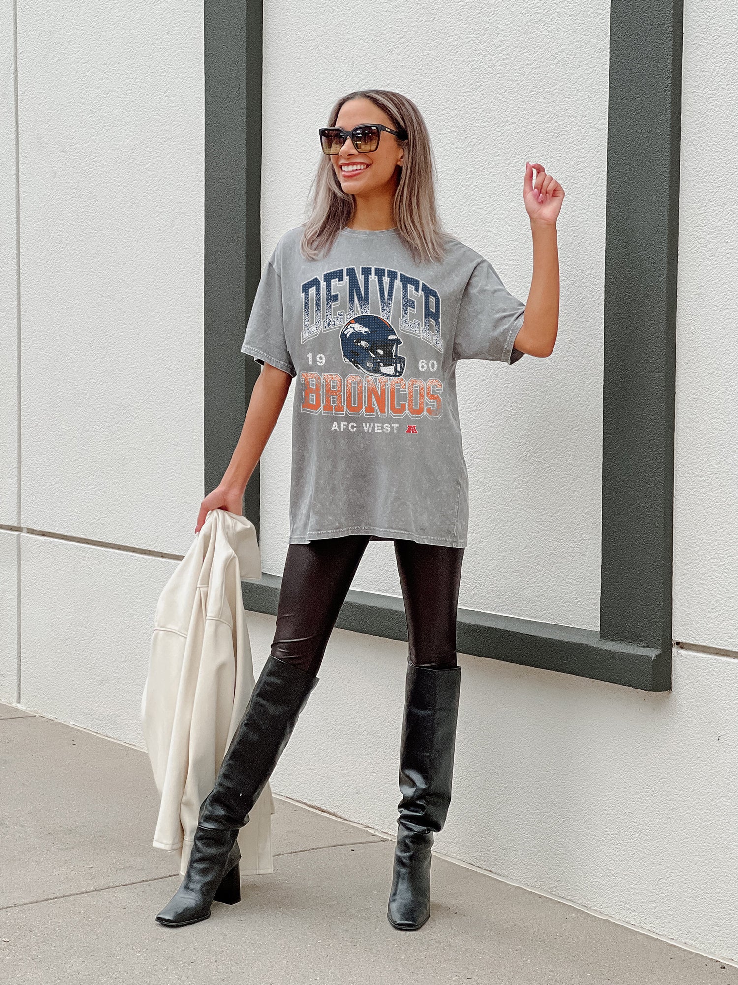 DENVER BRONCOS Nothing But The Best Oversized Crewneck Tee