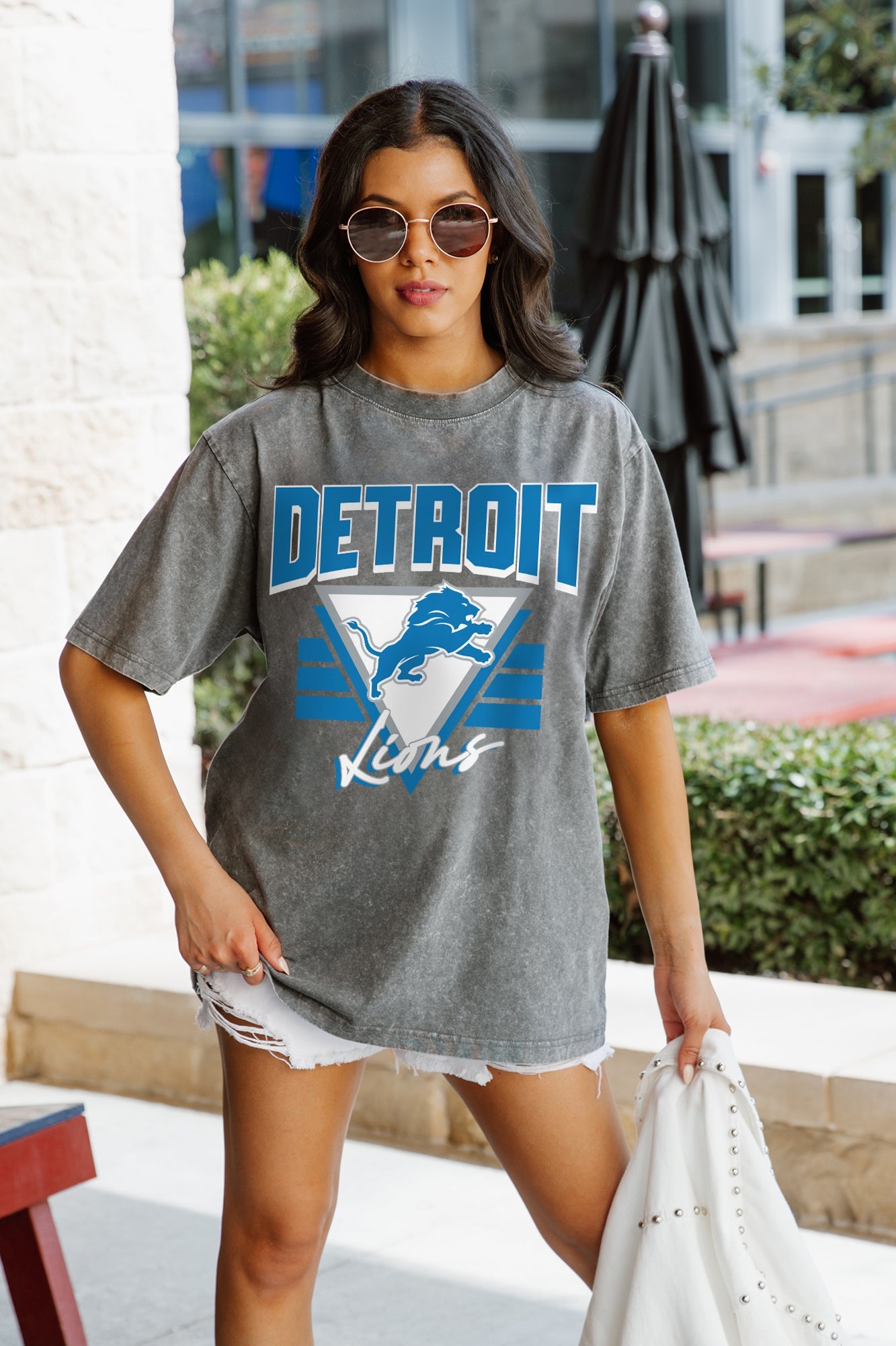 DETROIT LIONS PLAY IT FORWARD OVERSIZED CREWNECK TEE