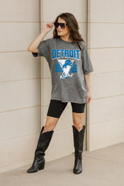 DETROIT LIONS PLAY IT FORWARD OVERSIZED CREWNECK TEE