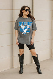 DETROIT LIONS PLAY IT FORWARD OVERSIZED CREWNECK TEE