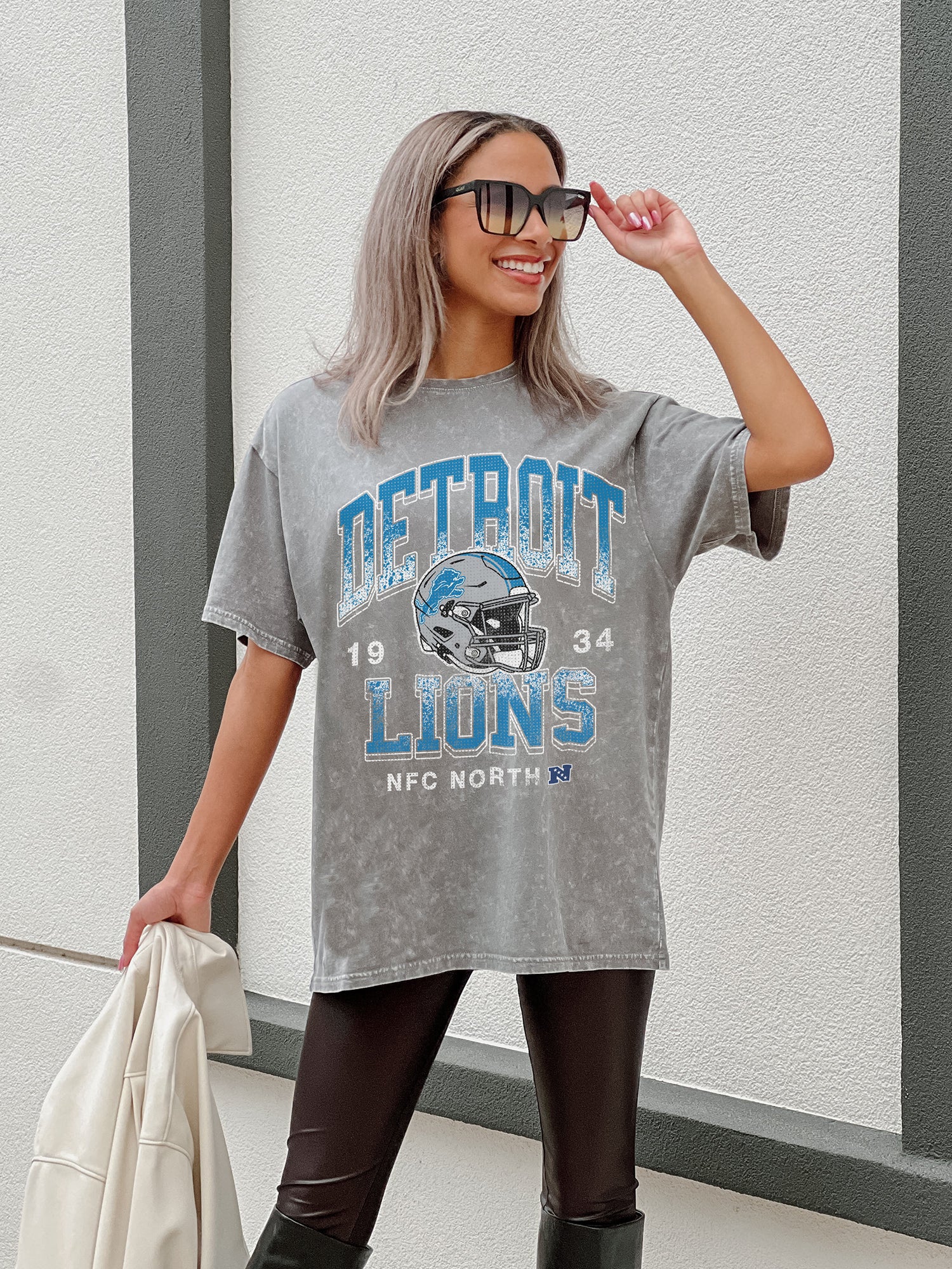 DETROIT LIONS Nothing But The Best Oversized Crewneck Tee