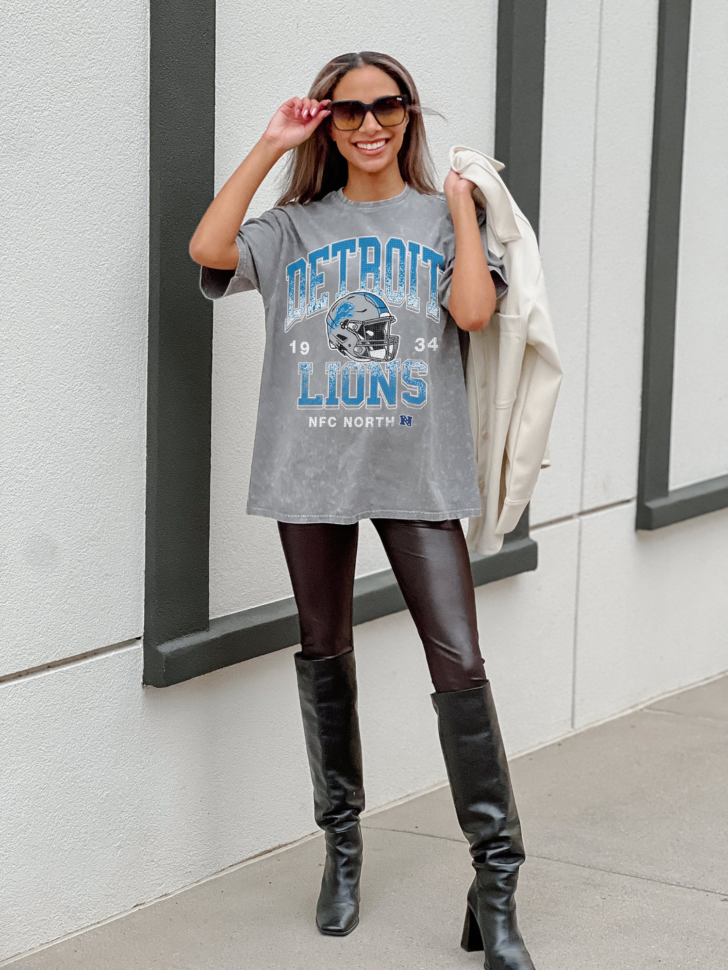 DETROIT LIONS Nothing But The Best Oversized Crewneck Tee