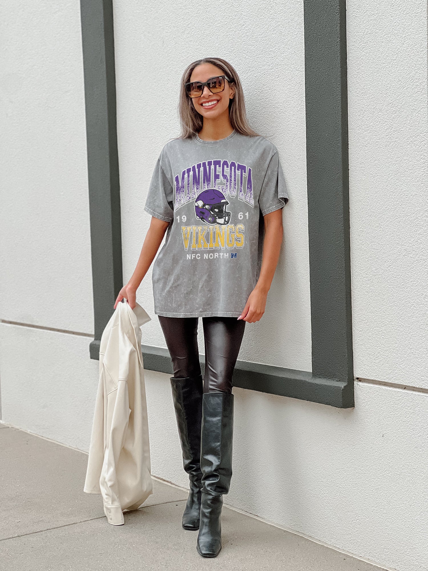 MINNESOTA VIKINGS Nothing But The Best Oversized Crewneck Tee