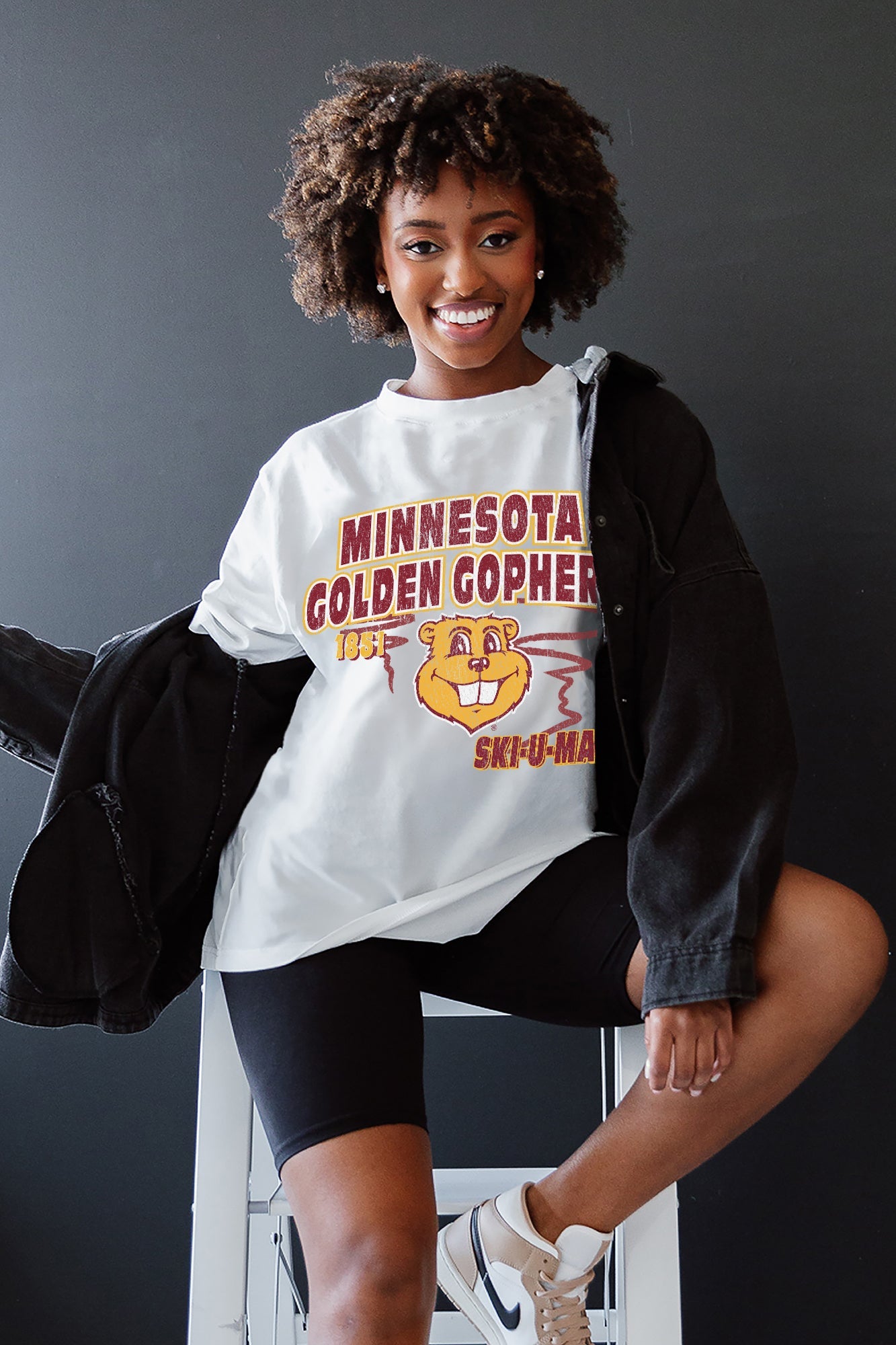 MINNESOTA GOLDEN GOPHERS IN THE LEAD OVERSIZED CREWNECK TEE