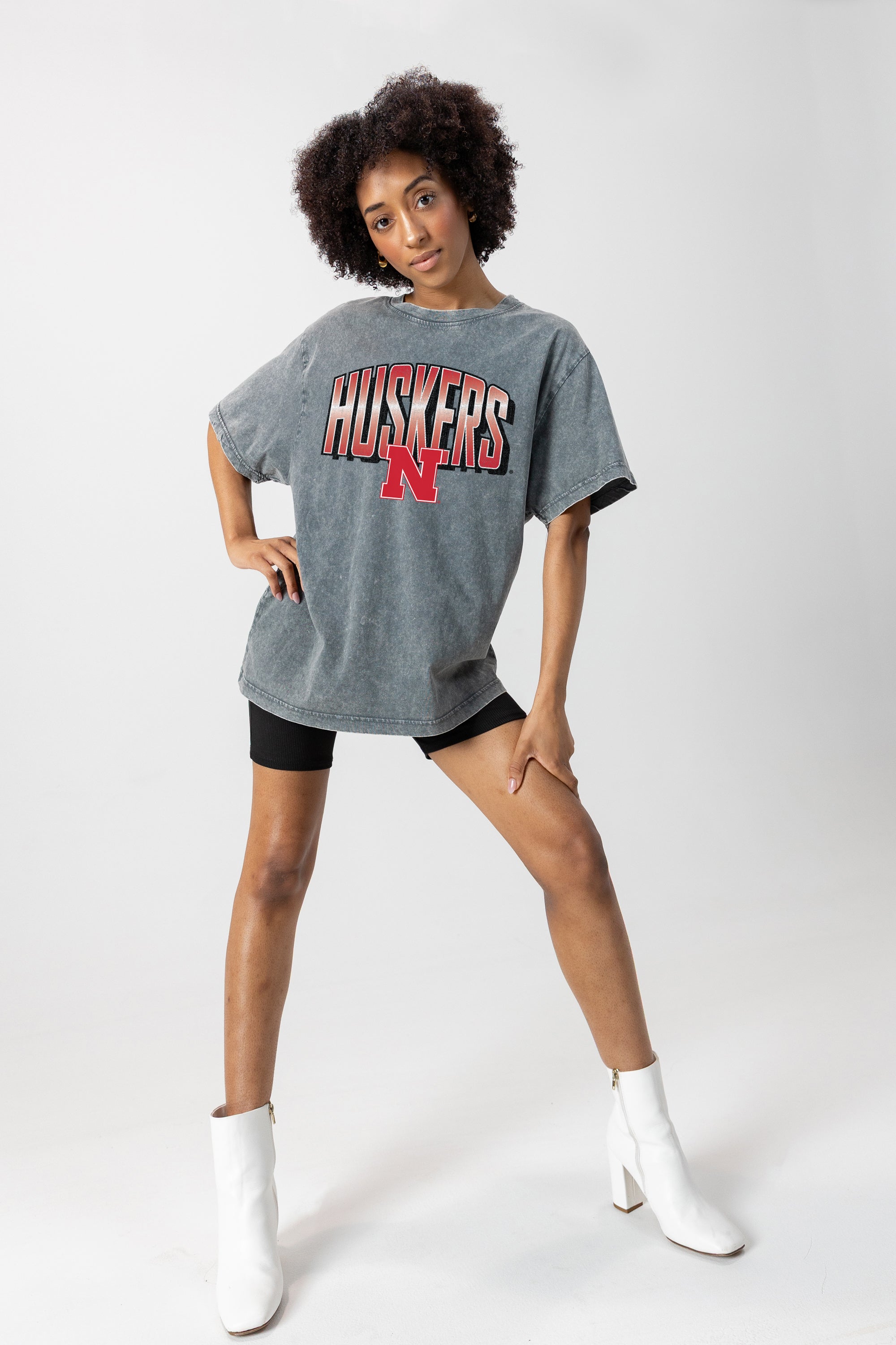 NEBRASKA CORNHUSKERS PEAK PERFORMANCE OVERSIZED CREWNECK TEE