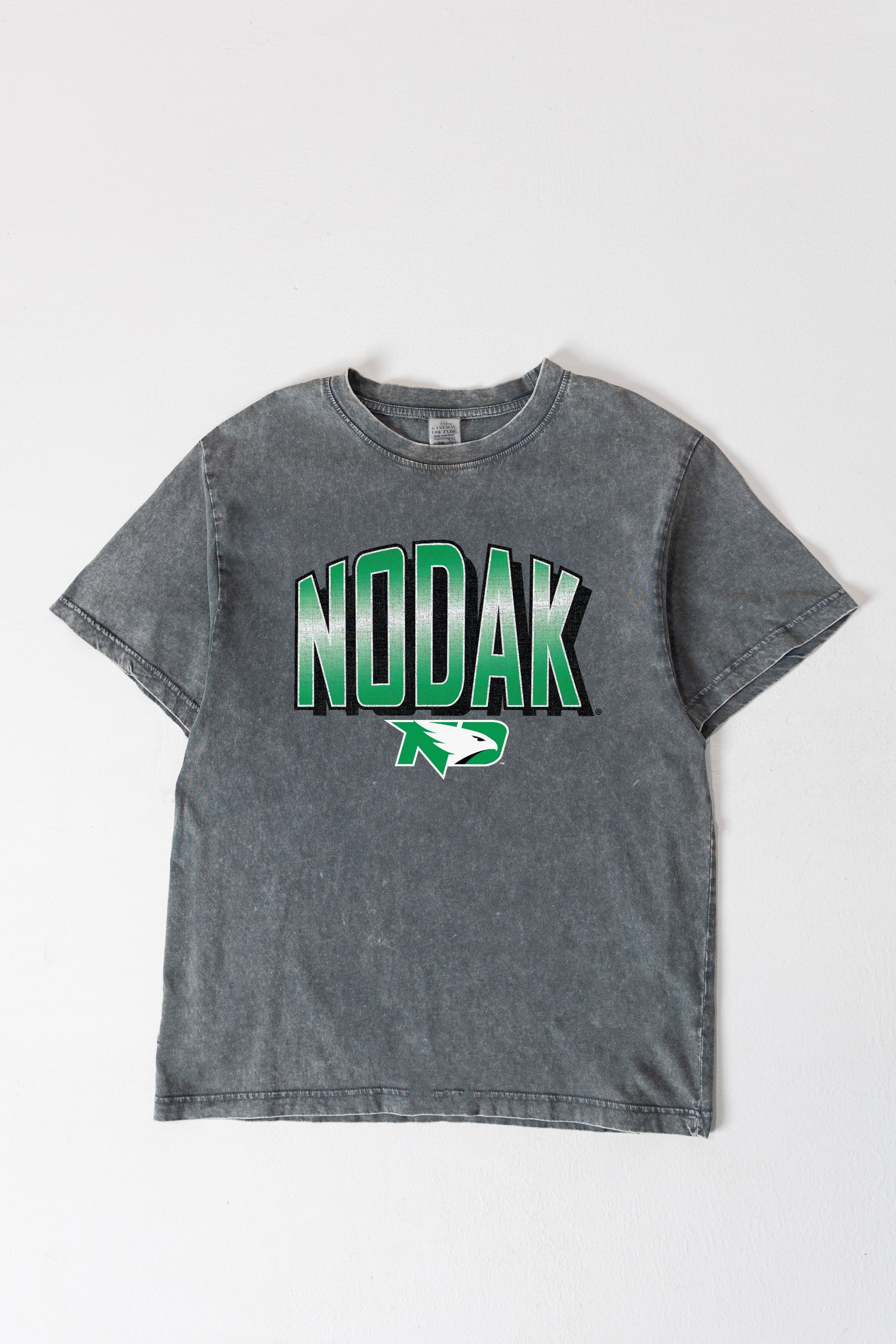 NORTH DAKOTA FIGHTING HAWKS PEAK PERFORMANCE OVERSIZED CREWNECK TEE