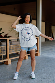 NEW ENGLAND PATRIOTS ON POINT OVERSIZED CREWNECK TEE