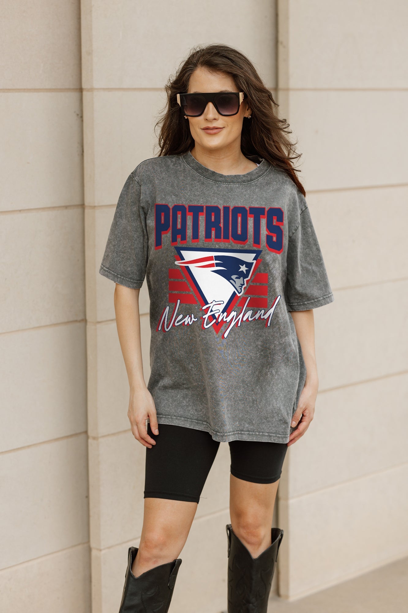 NEW ENGLAND PATRIOTS PLAY IT FORWARD OVERSIZED CREWNECK TEE
