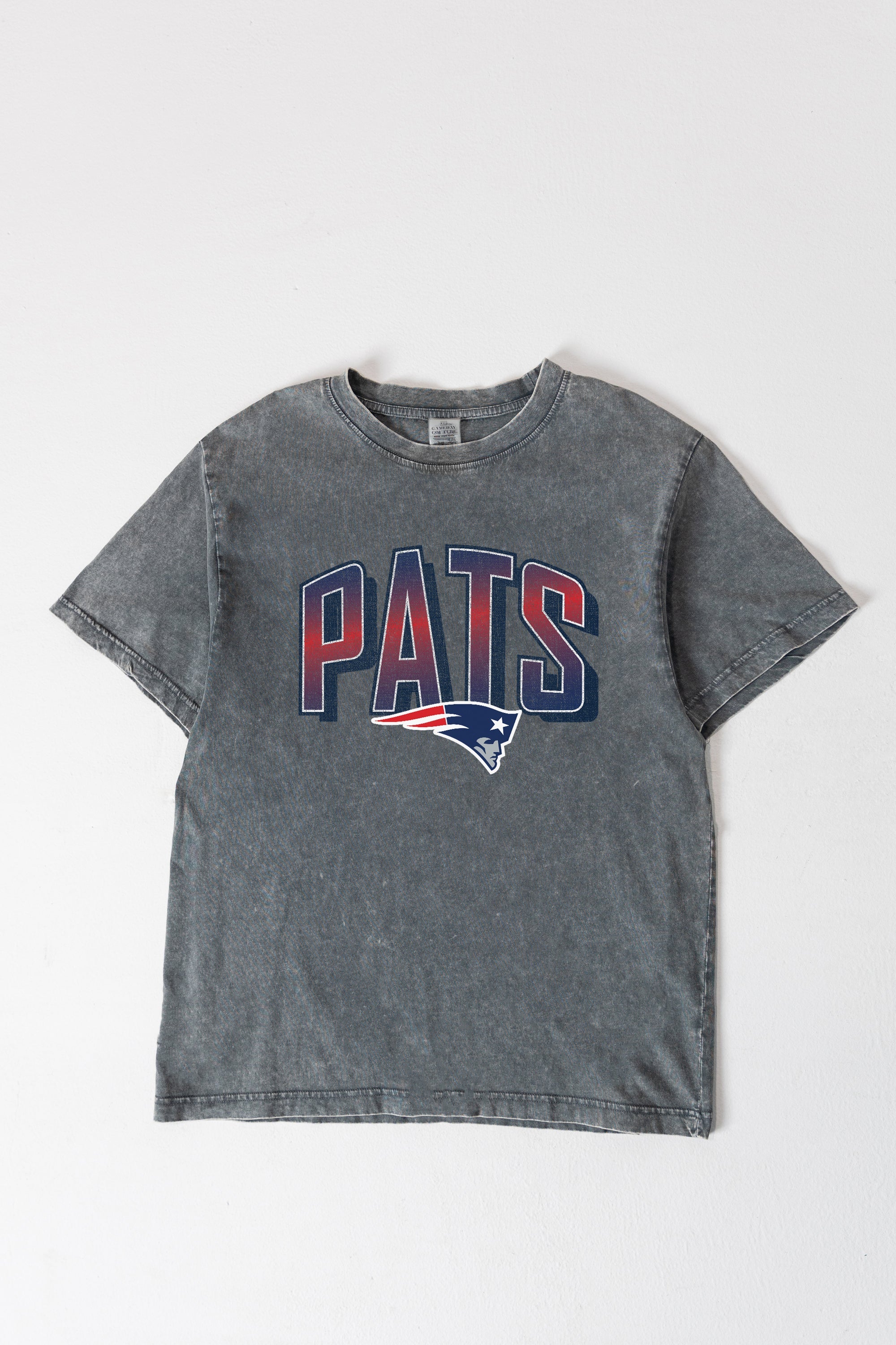 NEW ENGLAND PATRIOTS PEAK PERFORMANCE OVERSIZED CREWNECK TEE