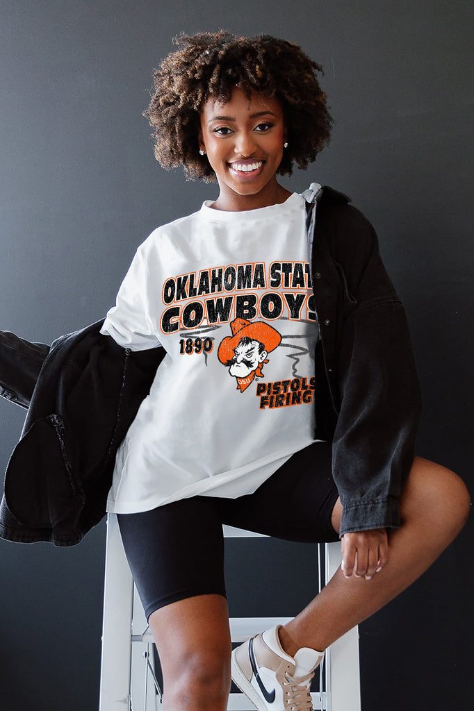 OKLAHOMA STATE COWBOYS IN THE LEAD OVERSIZED CREWNECK TEE