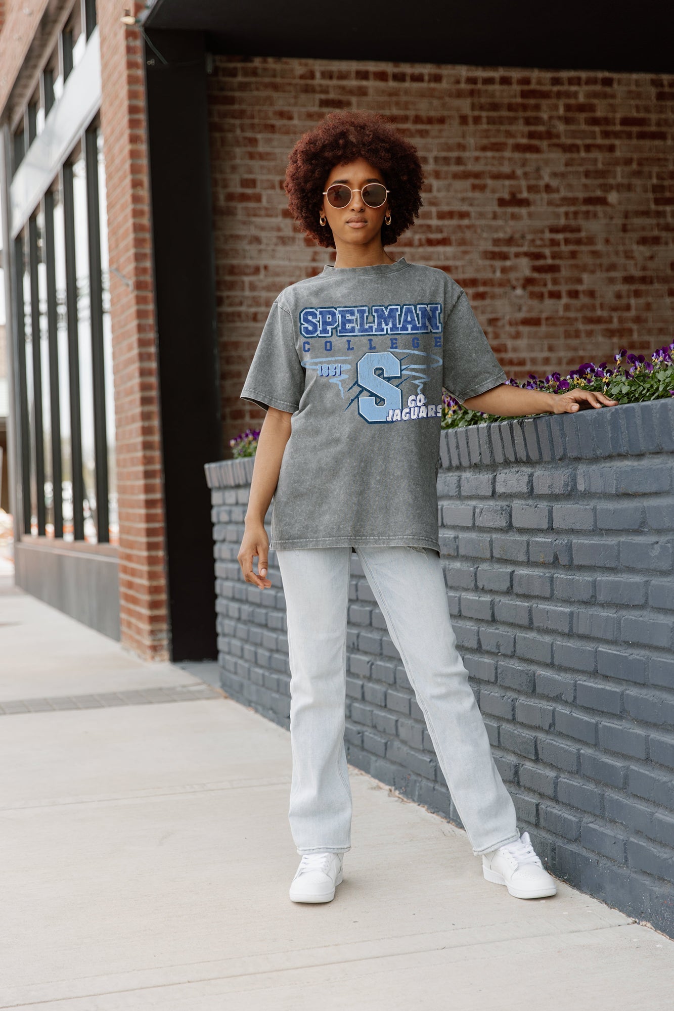 SPELMAN COLLEGE JAGUARS KEEP THE LEAD OVERSIZED CREWNECK TEE