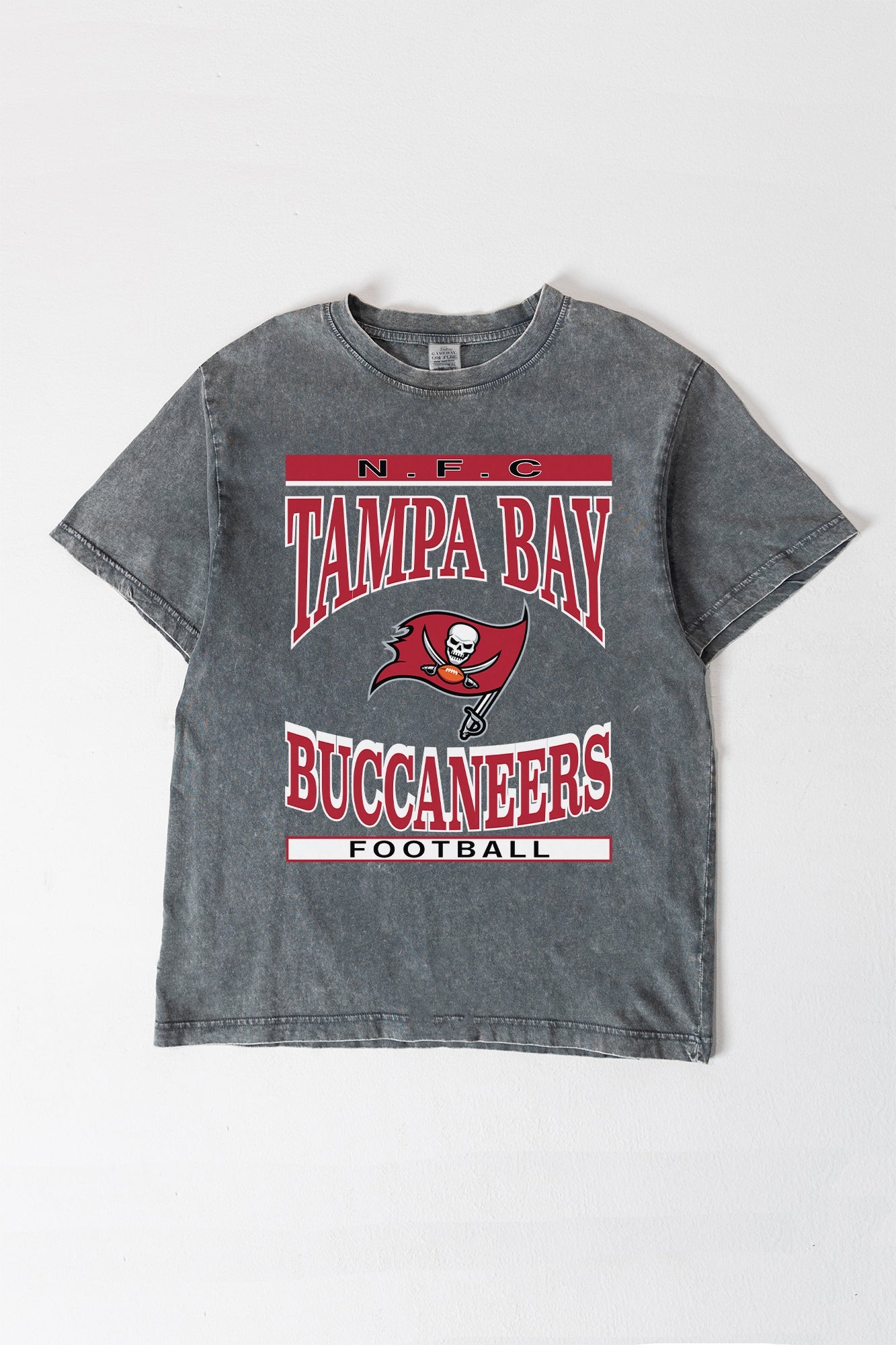 TAMPA BAY BUCCANEERS CLASSIC GRIND WASHED RELAXED FIT TEE