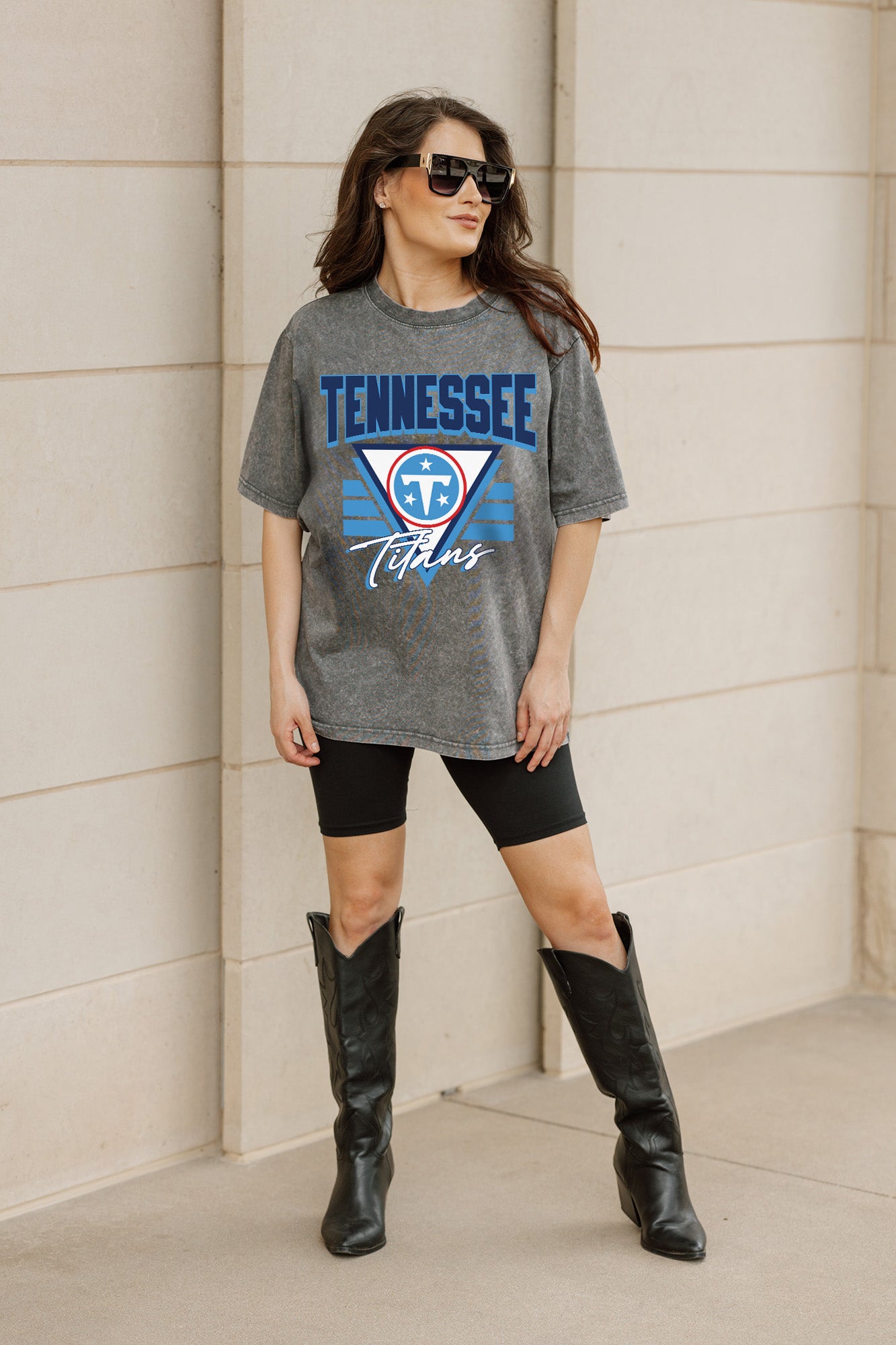TENNESSEE TITANS Play It Forward Oversized Crewneck Tee