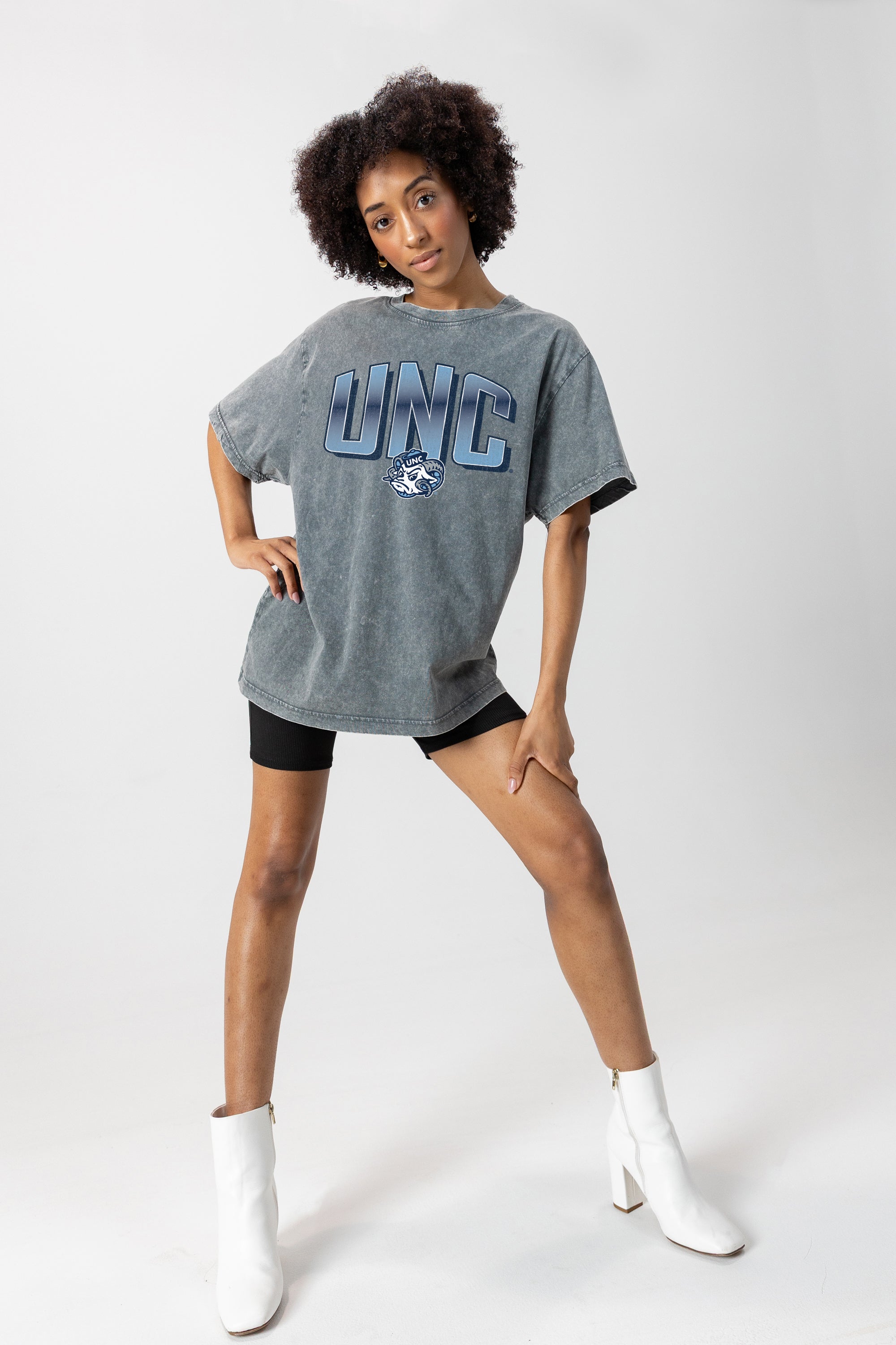 NORTH CAROLINA TAR HEELS PEAK PERFORMANCE OVERSIZED CREWNECK TEE