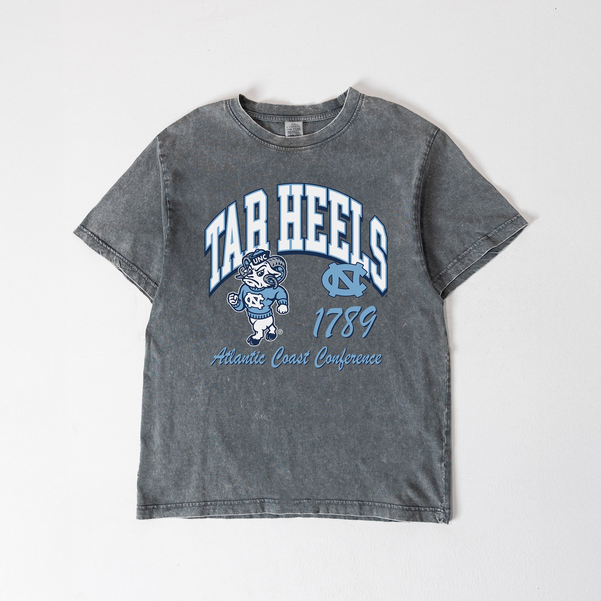 NORTH CAROLINA TAR HEELS CLASSIC MOTION WASHED RELAXED FIT TEE