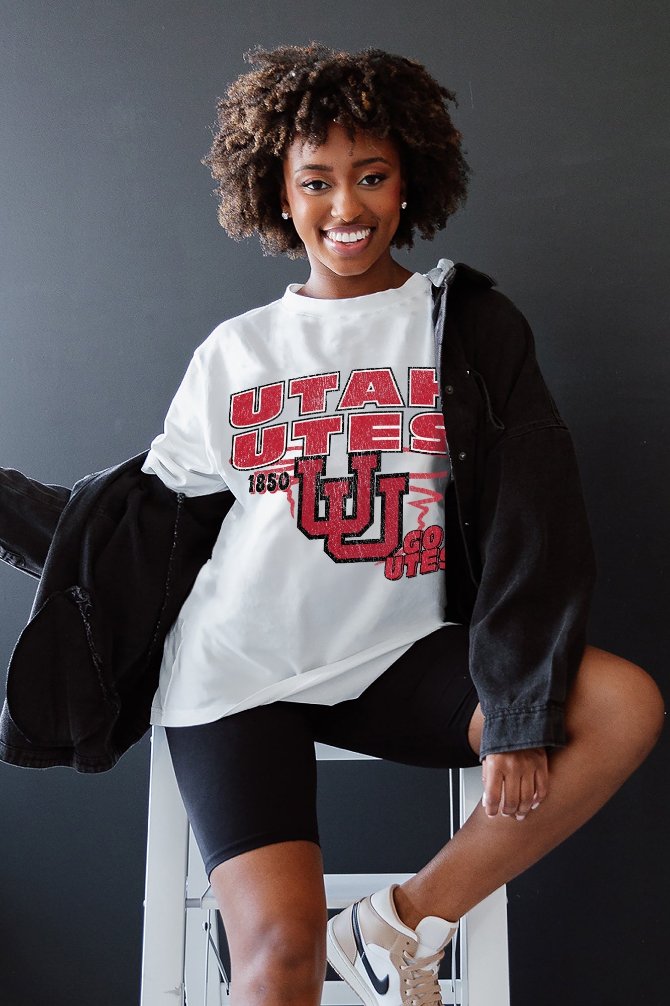 UTAH UTES IN THE LEAD OVERSIZED CREWNECK TEE