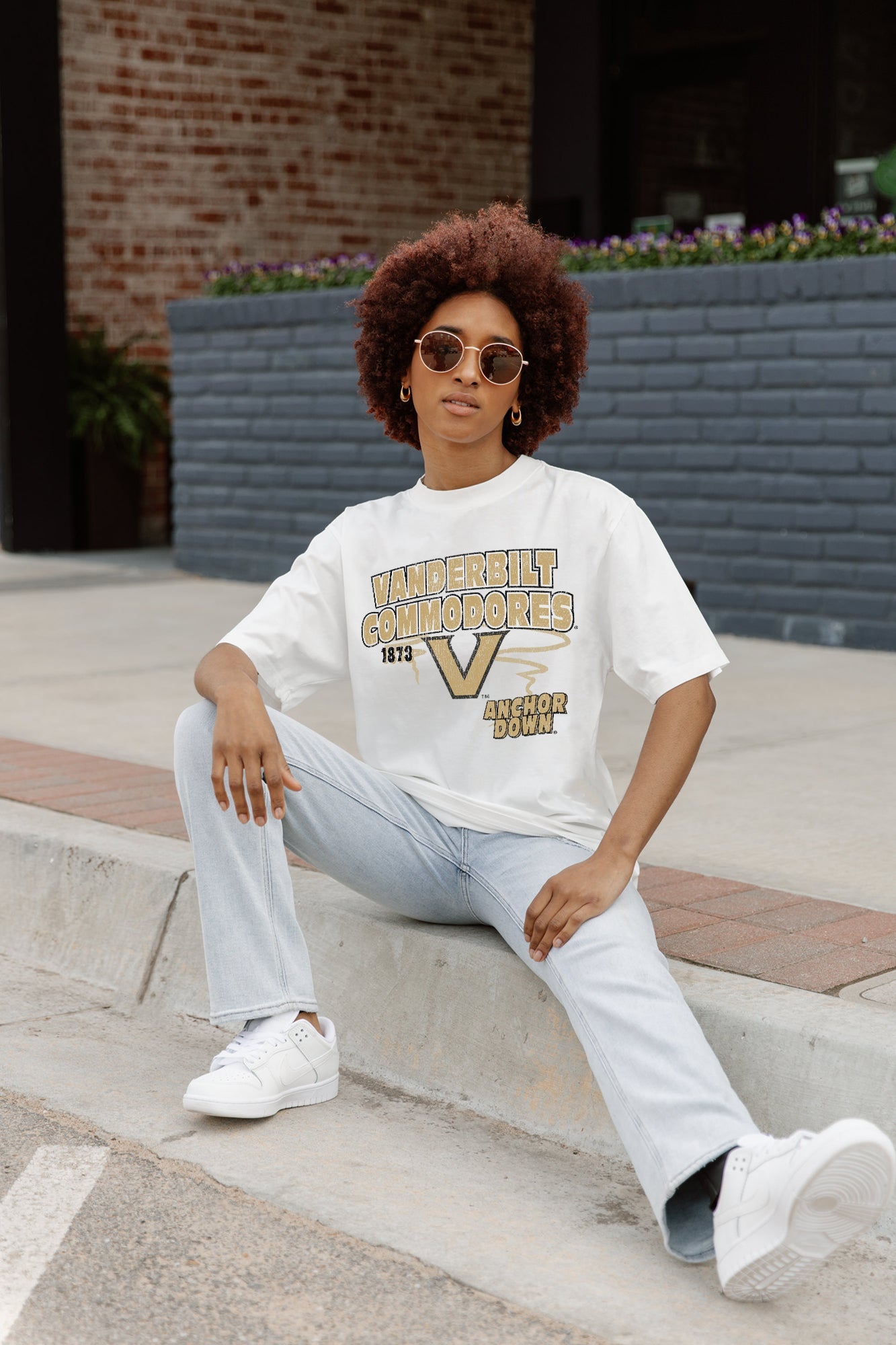 VANDERBILT COMMODORES IN THE LEAD OVERSIZED CREWNECK TEE