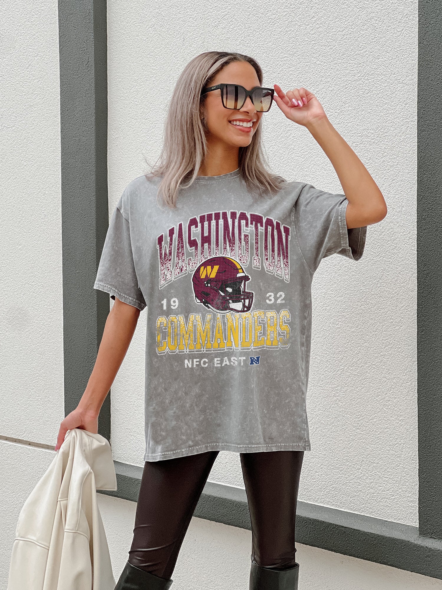 WASHINGTON COMMANDERS Nothing But The Best Oversized Crewneck Tee
