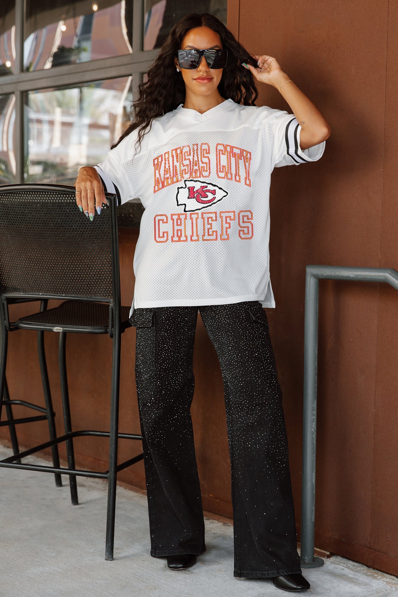 KANSAS CITY CHIEFS A STEP AHEAD SPORTY V-NECK OVERSIZED SIDE SLIT SHORT SLEEVE MESH TOP