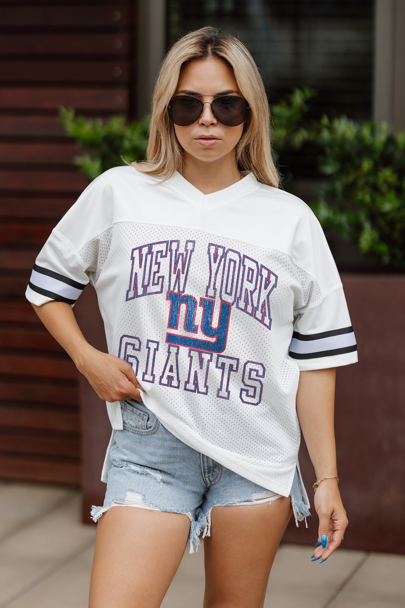 NEW YORK GIANTS A STEP AHEAD SPORTY V-NECK OVERSIZED SIDE SLIT SHORT SLEEVE MESH TOP