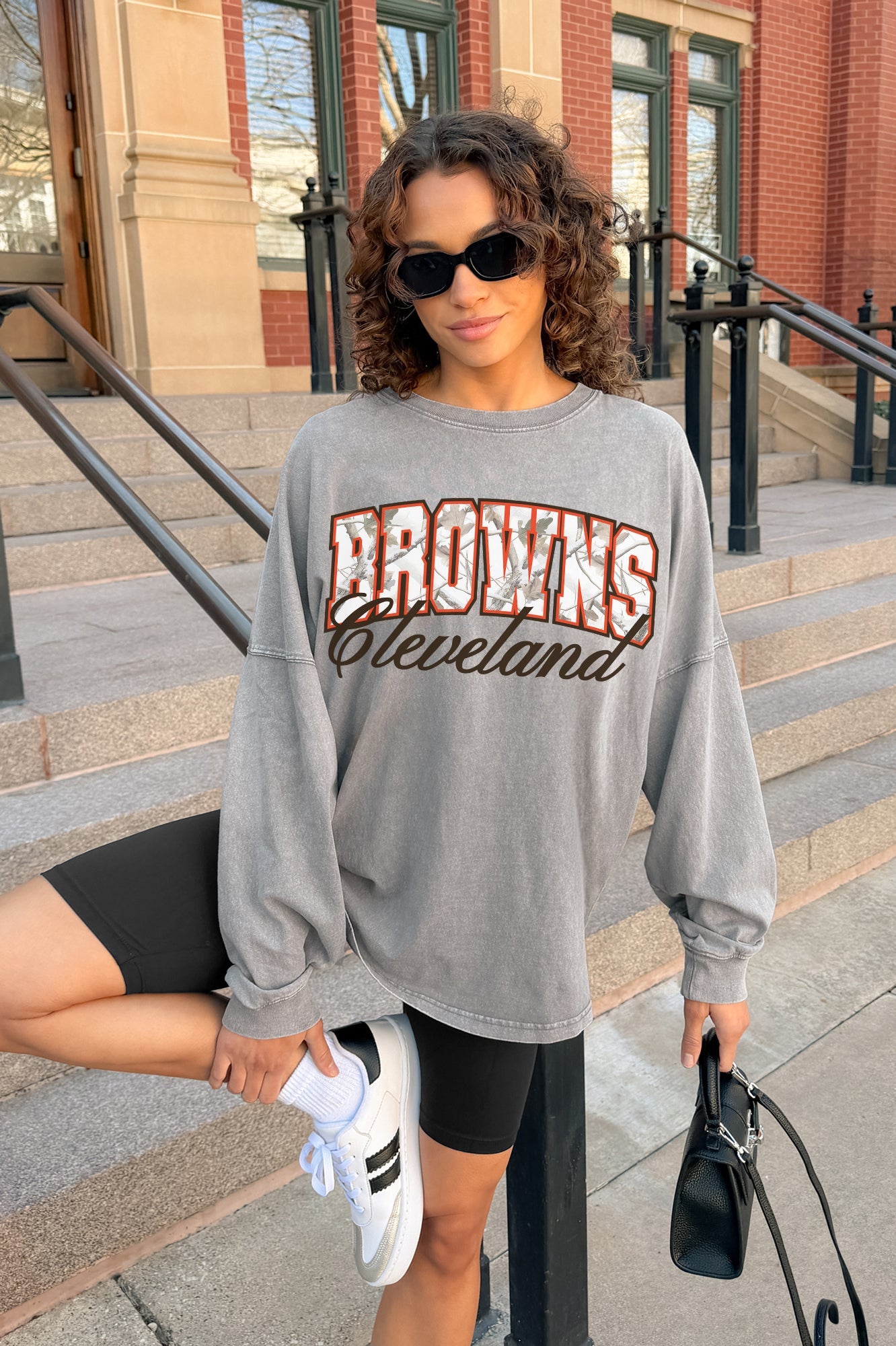 CLEVELAND BROWNS ON THE HUNT FADED WASH PULLOVER