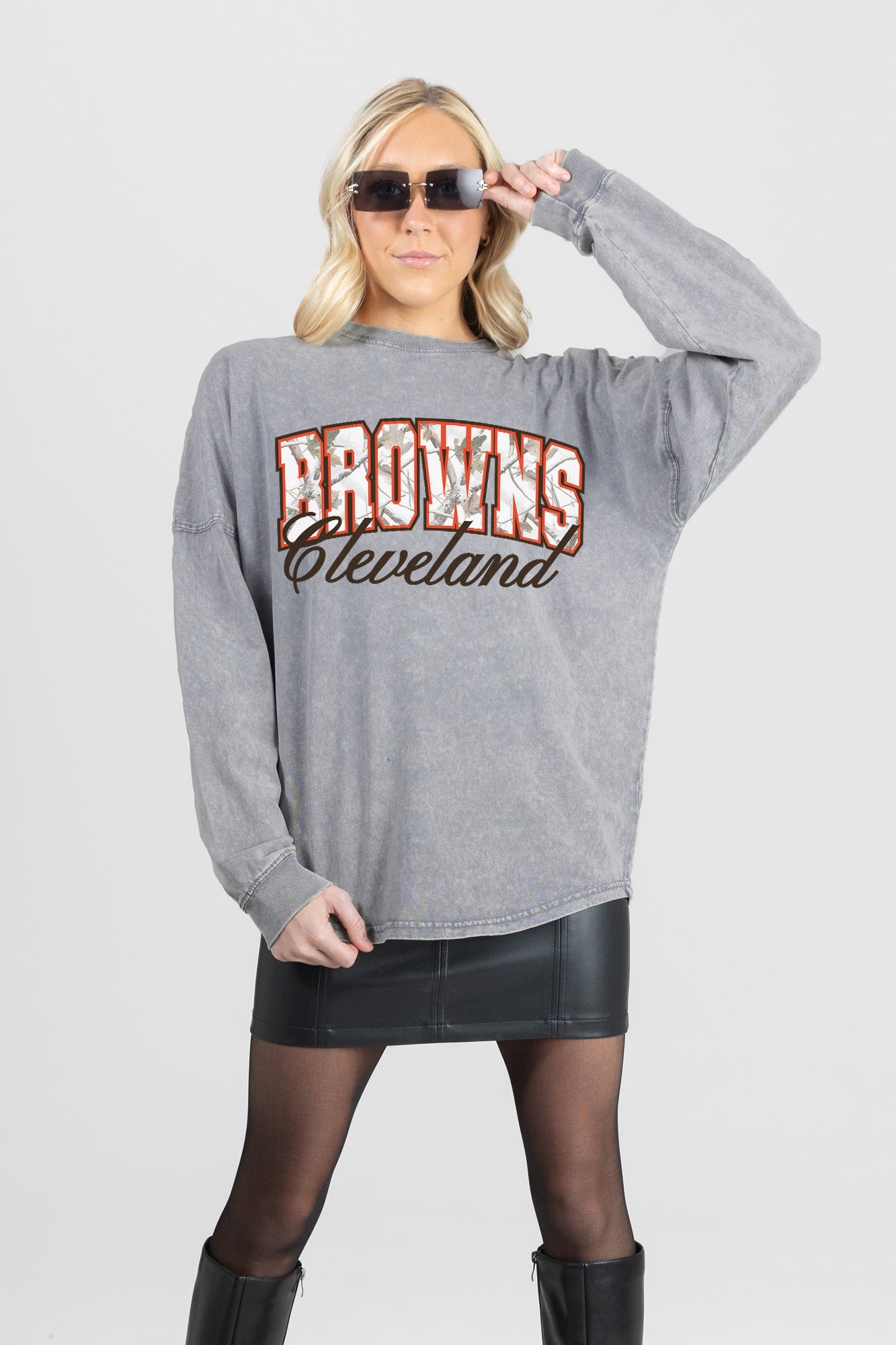 CLEVELAND BROWNS ON THE HUNT FADED WASH PULLOVER