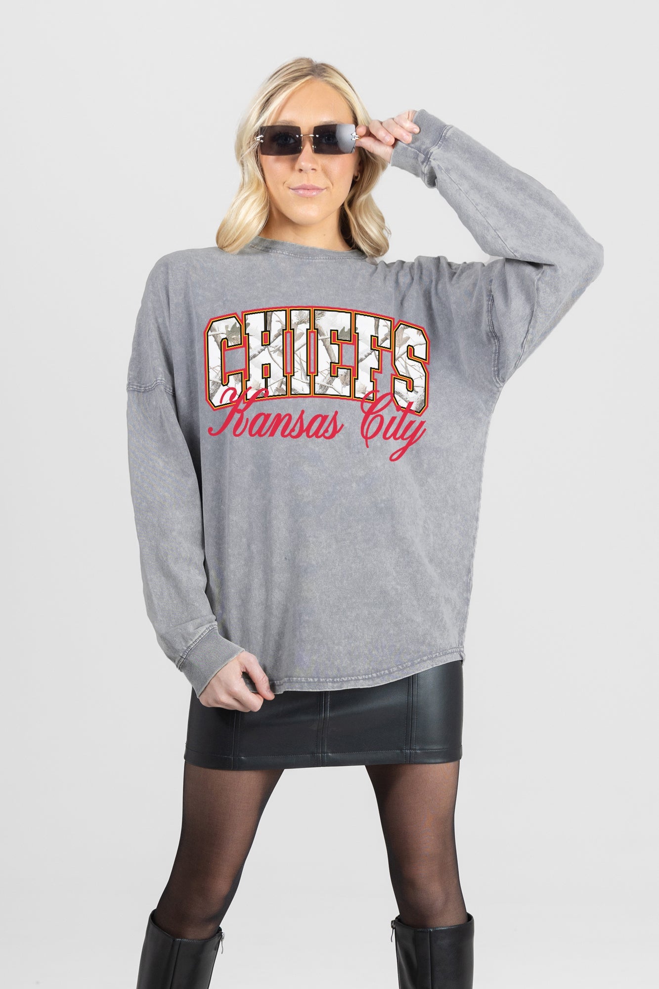 KANSAS CITY CHIEFS ON THE HUNT FADED WASH PULLOVER