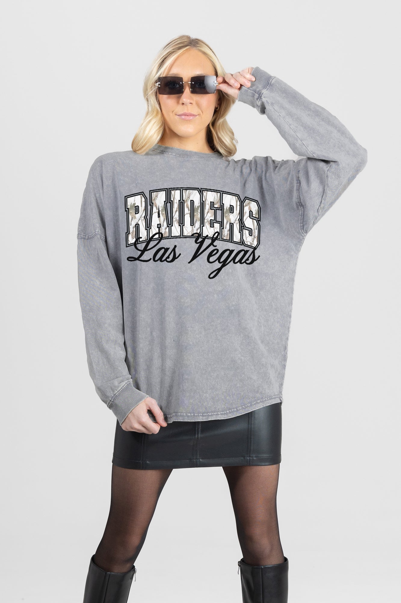 LAS VEGAS RAIDERS ON THE HUNT FADED WASH PULLOVER