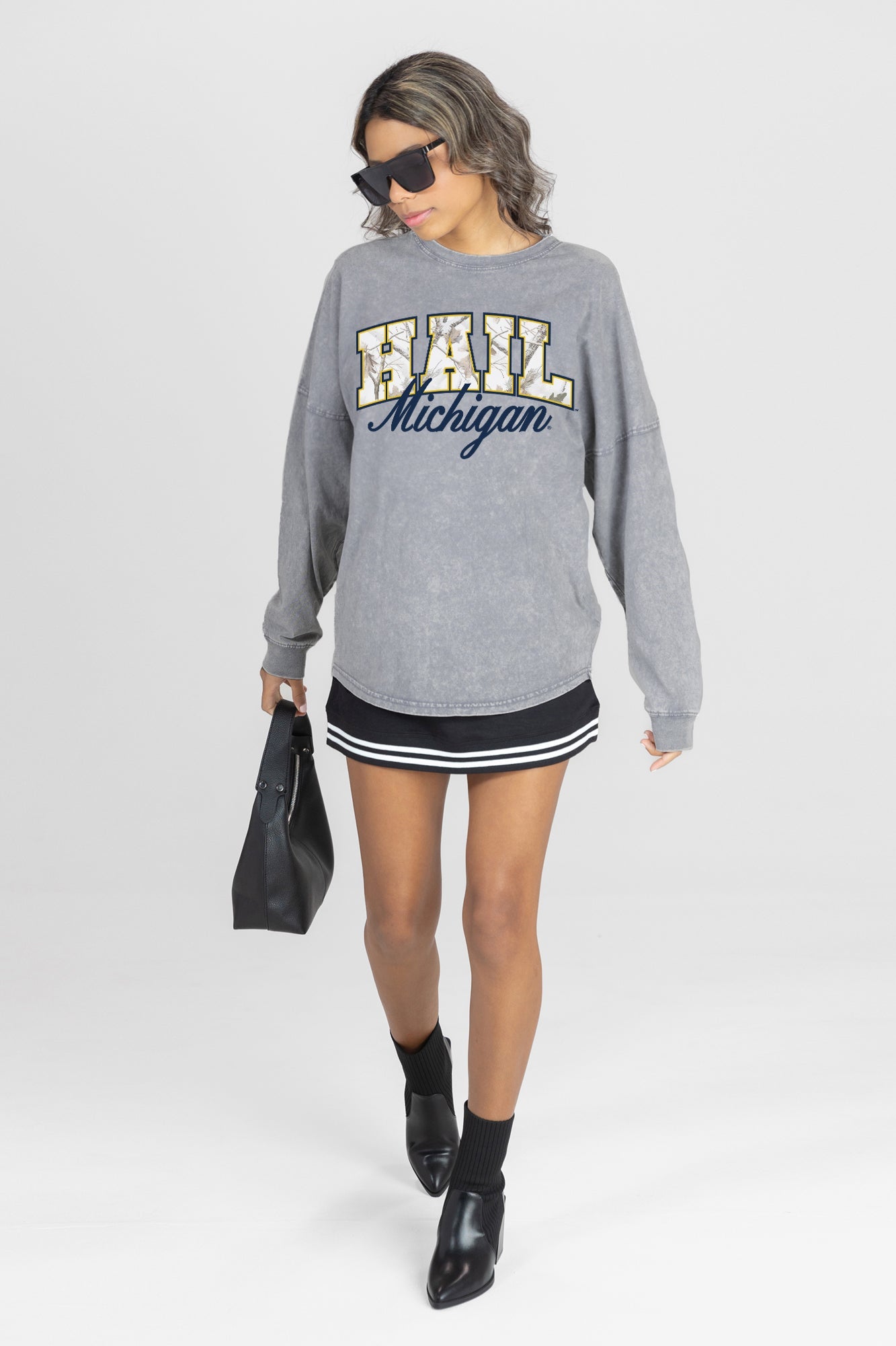 MICHIGAN WOLVERINES ON THE HUNT FADED WASH PULLOVER