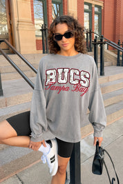 TAMPA BAY BUCCANEERS ON THE HUNT FADED WASH PULLOVER