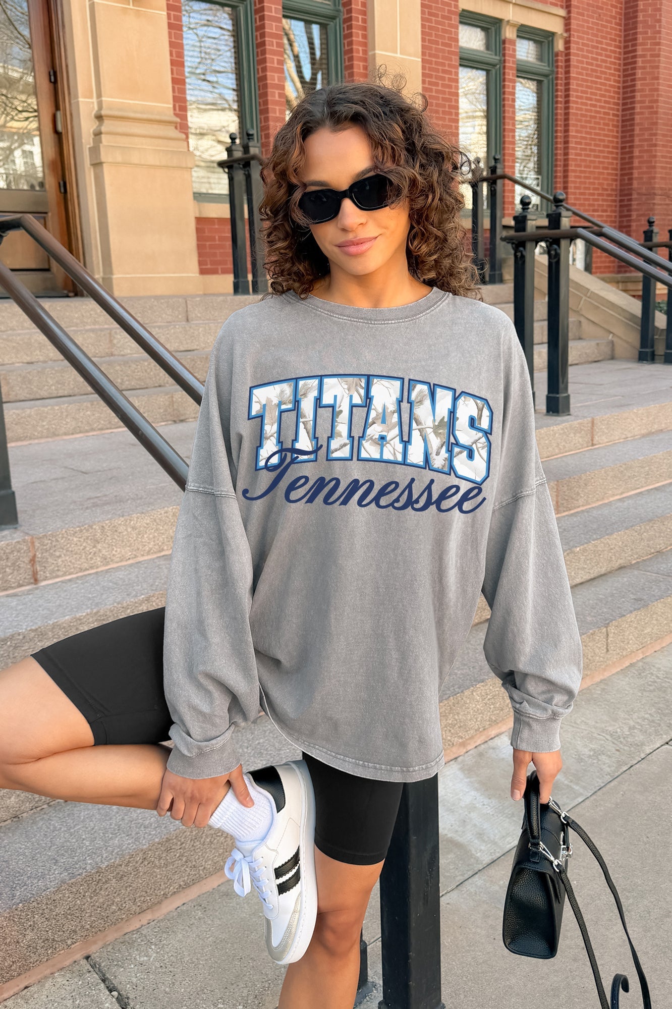 TENNESSEE TITANS ON THE HUNT FADED WASH PULLOVER