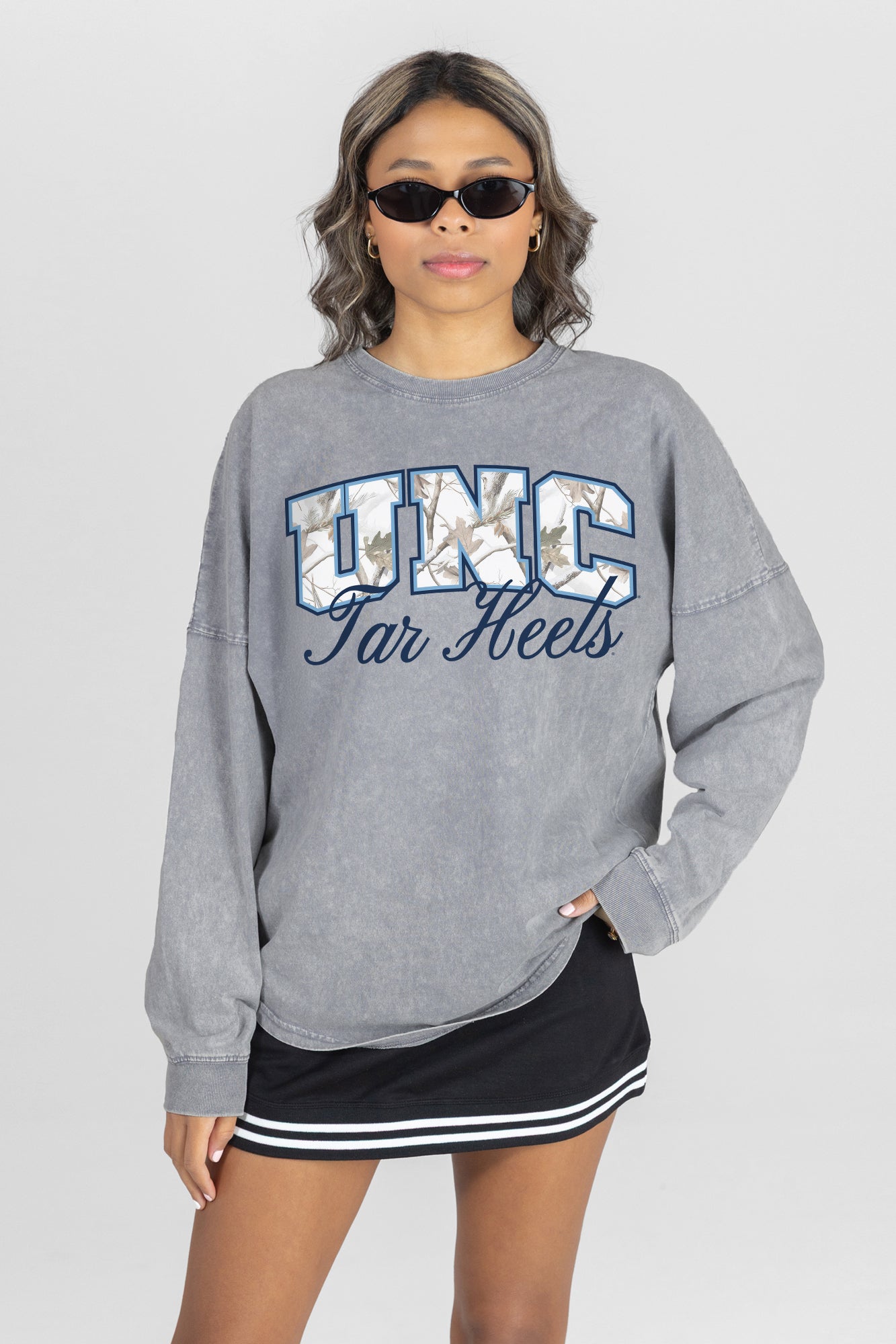 NORTH CAROLINA TAR HEELS ON THE HUNT FADED WASH PULLOVER