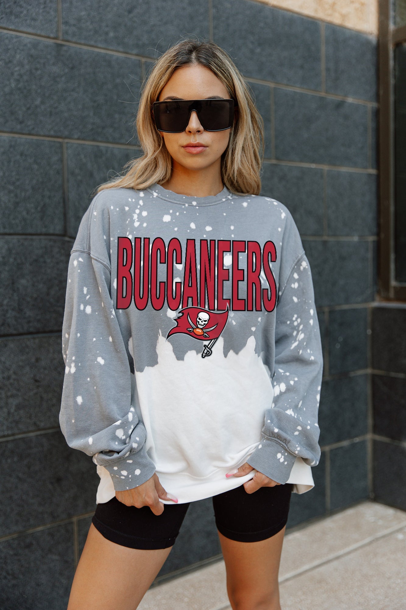 TAMPA BAY BUCCANEERS CASUAL FAN LONG-SLEEVE FRENCH TERRY PULLOVER