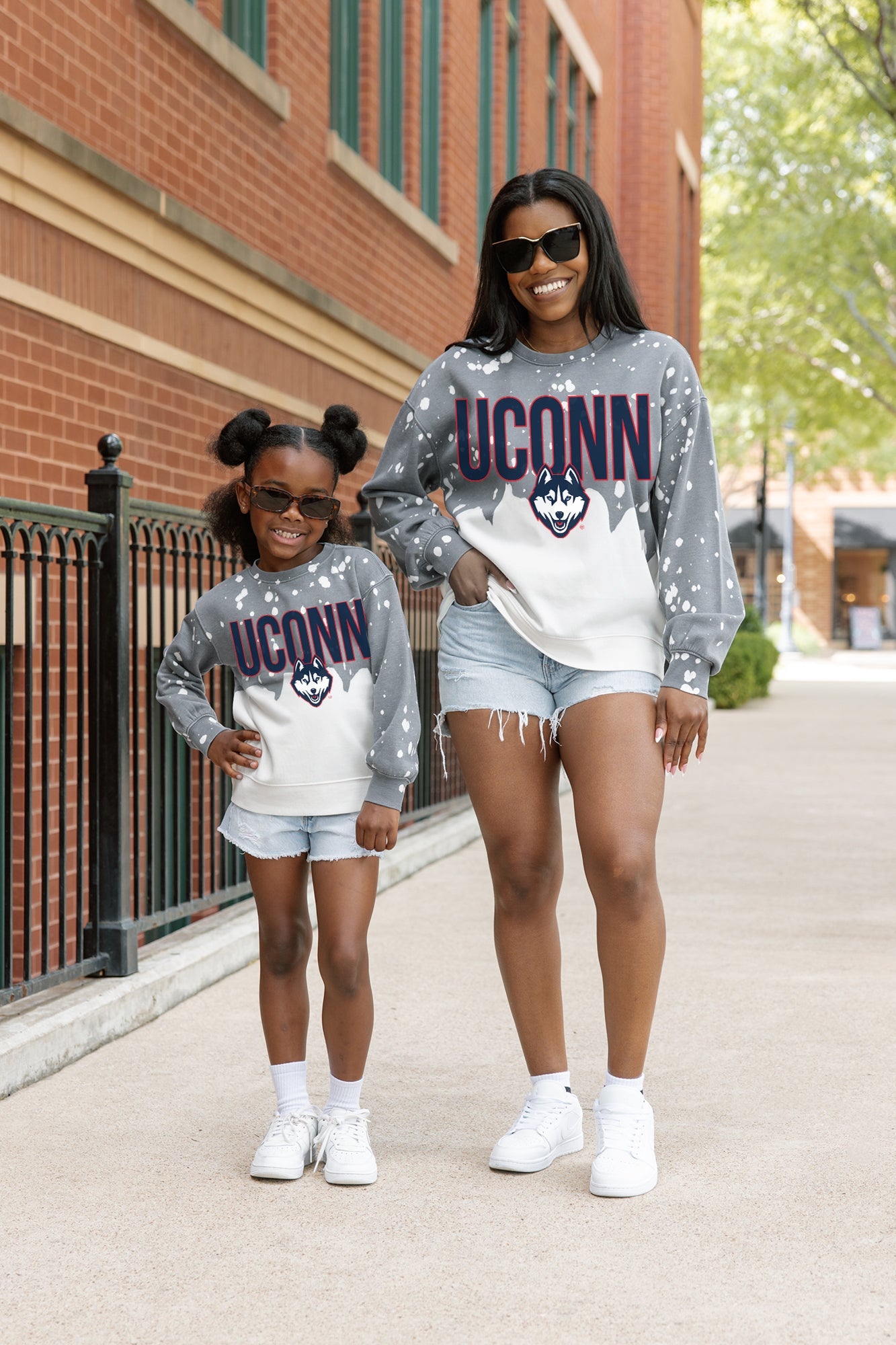 UCONN HUSKIES CASUAL FAN LONG-SLEEVE FRENCH TERRY PULLOVER