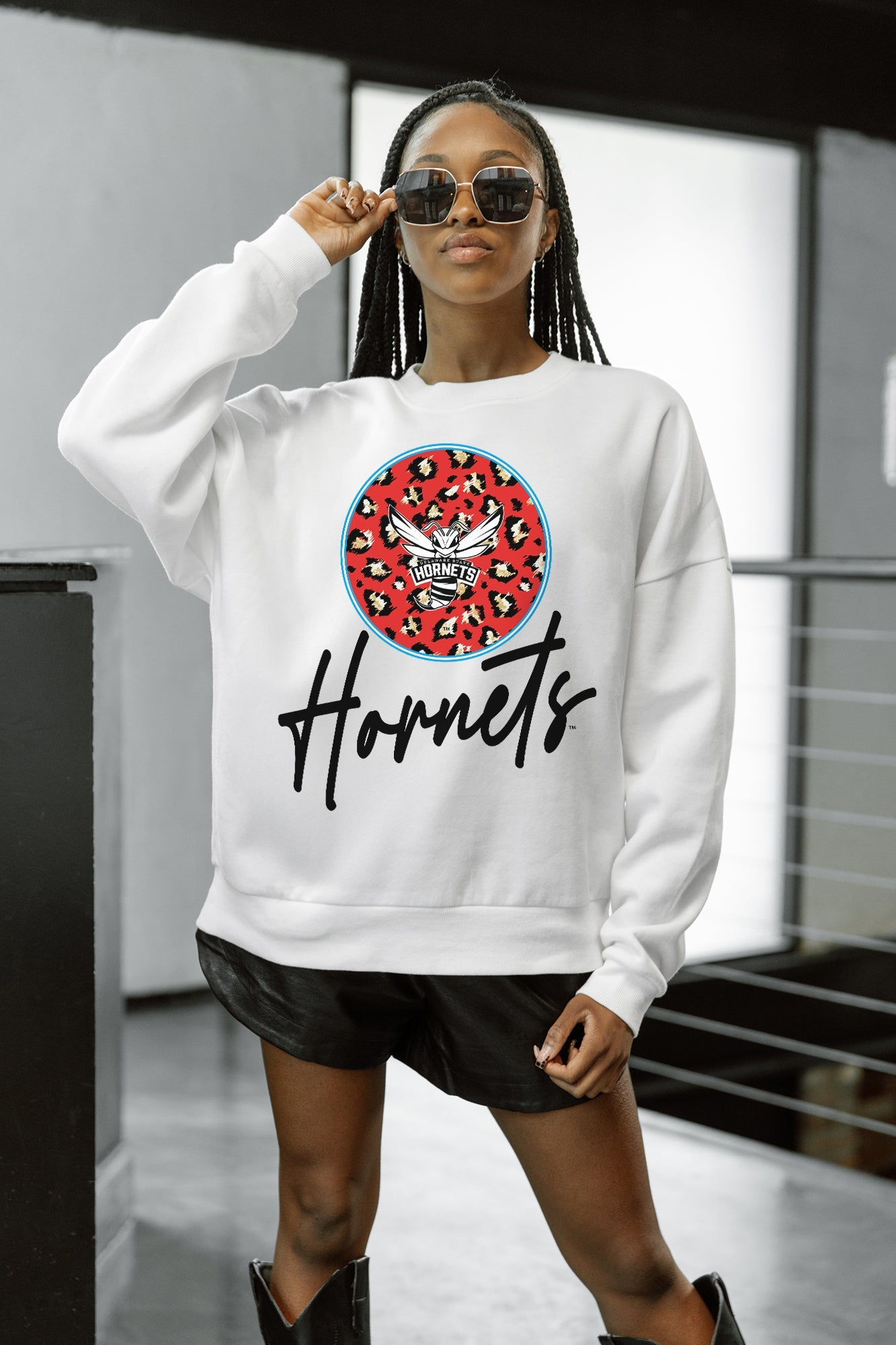 DELAWARE STATE HORNETS WILD BREAKTHROUGH PREMIUM FLEECE CREWNECK PULLOVER
