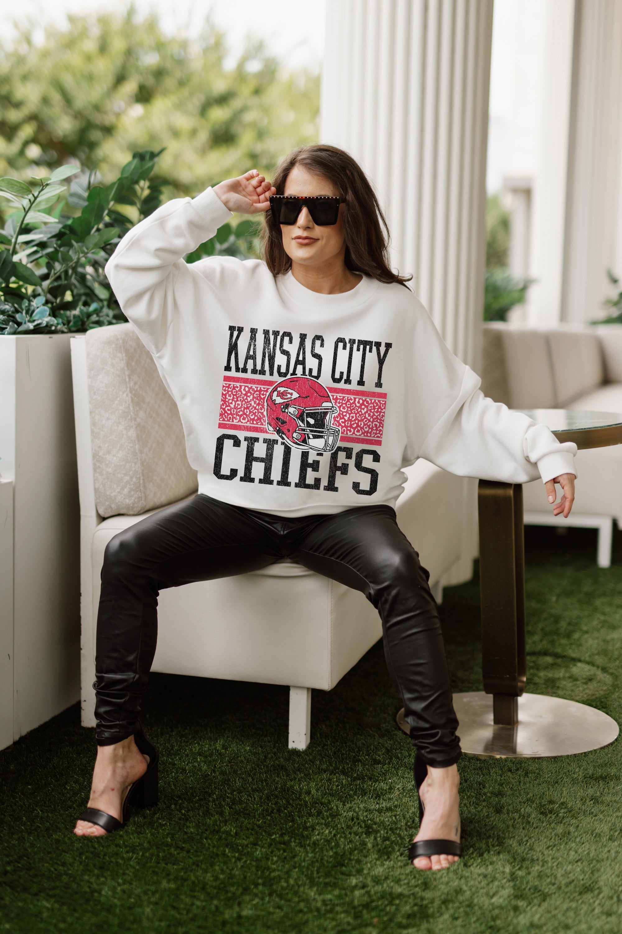 KANSAS CITY CHIEFS FAIR CATCH PREMIUM FLEECE DROP SHOULDER CREWNECK PULLOVER