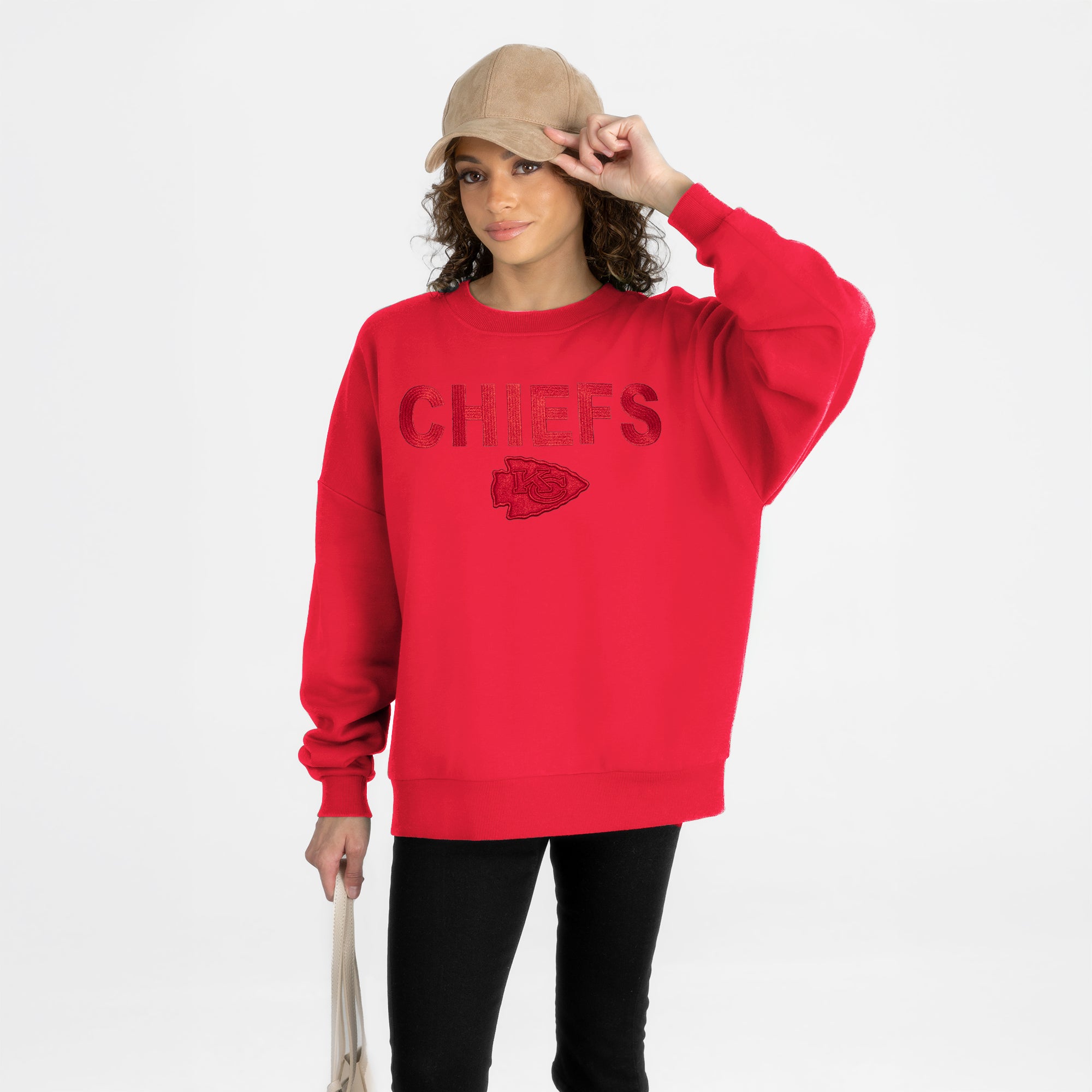 KANSAS CITY CHIEFS ELITE ERA EMBROIDERED PREMIUM FLEECE CREWNECK