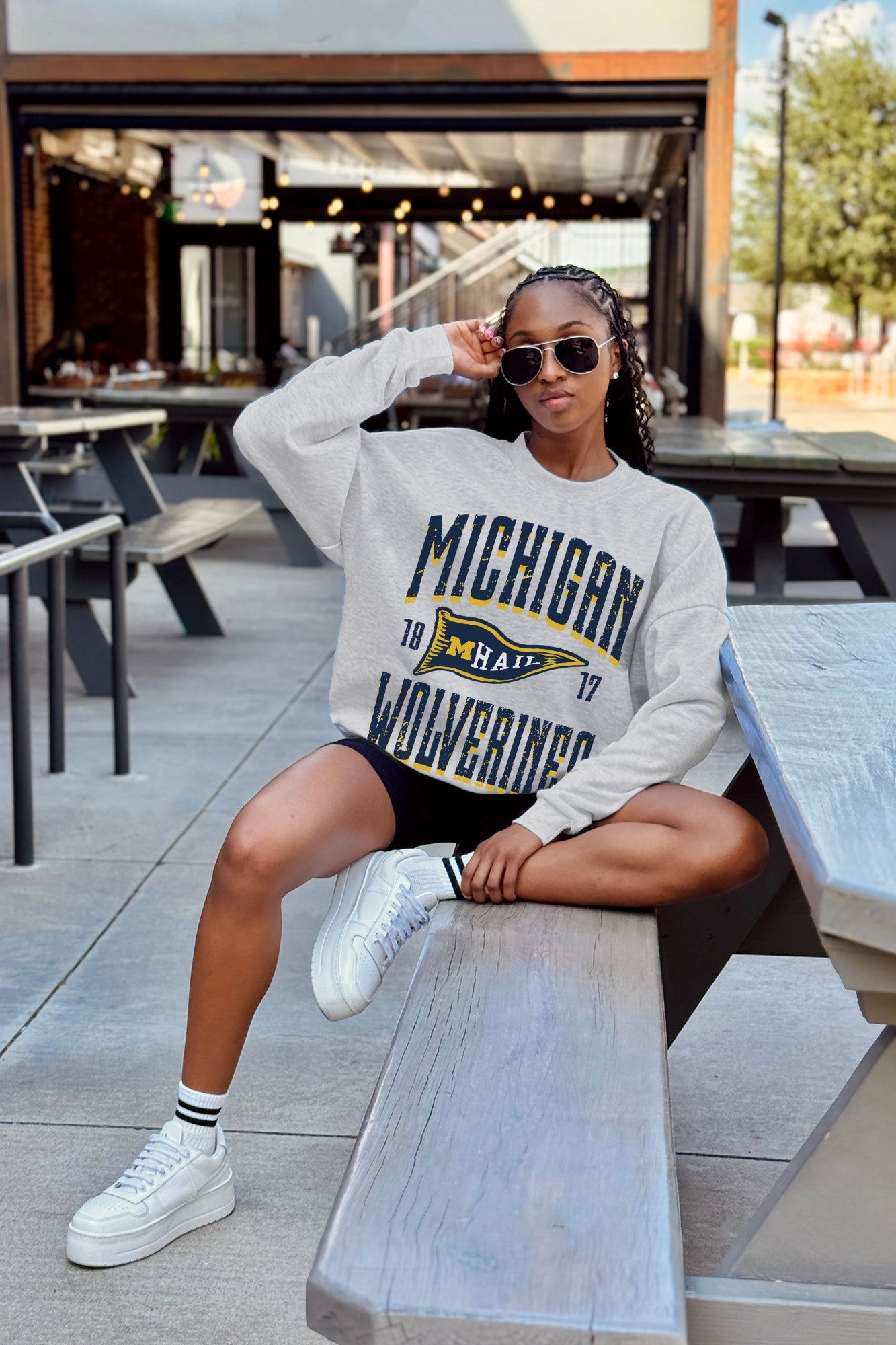 MICHIGAN WOLVERINES PENNANT PRIDE PREMIUM FLEECE DROP SHOULDER CREWNECK PULLOVER