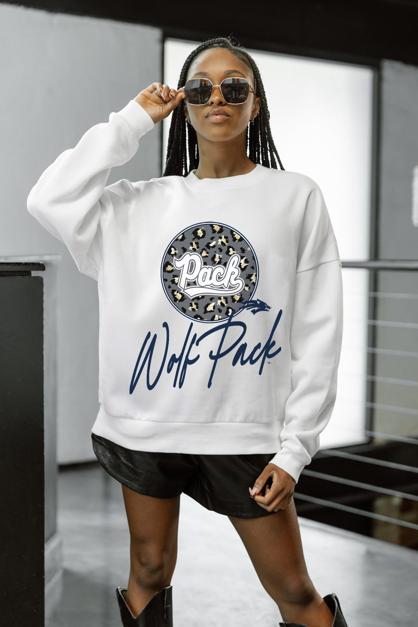 NEVADA WOLF PACK WILD BREAKTHROUGH PREMIUM FLEECE CREWNECK PULLOVER