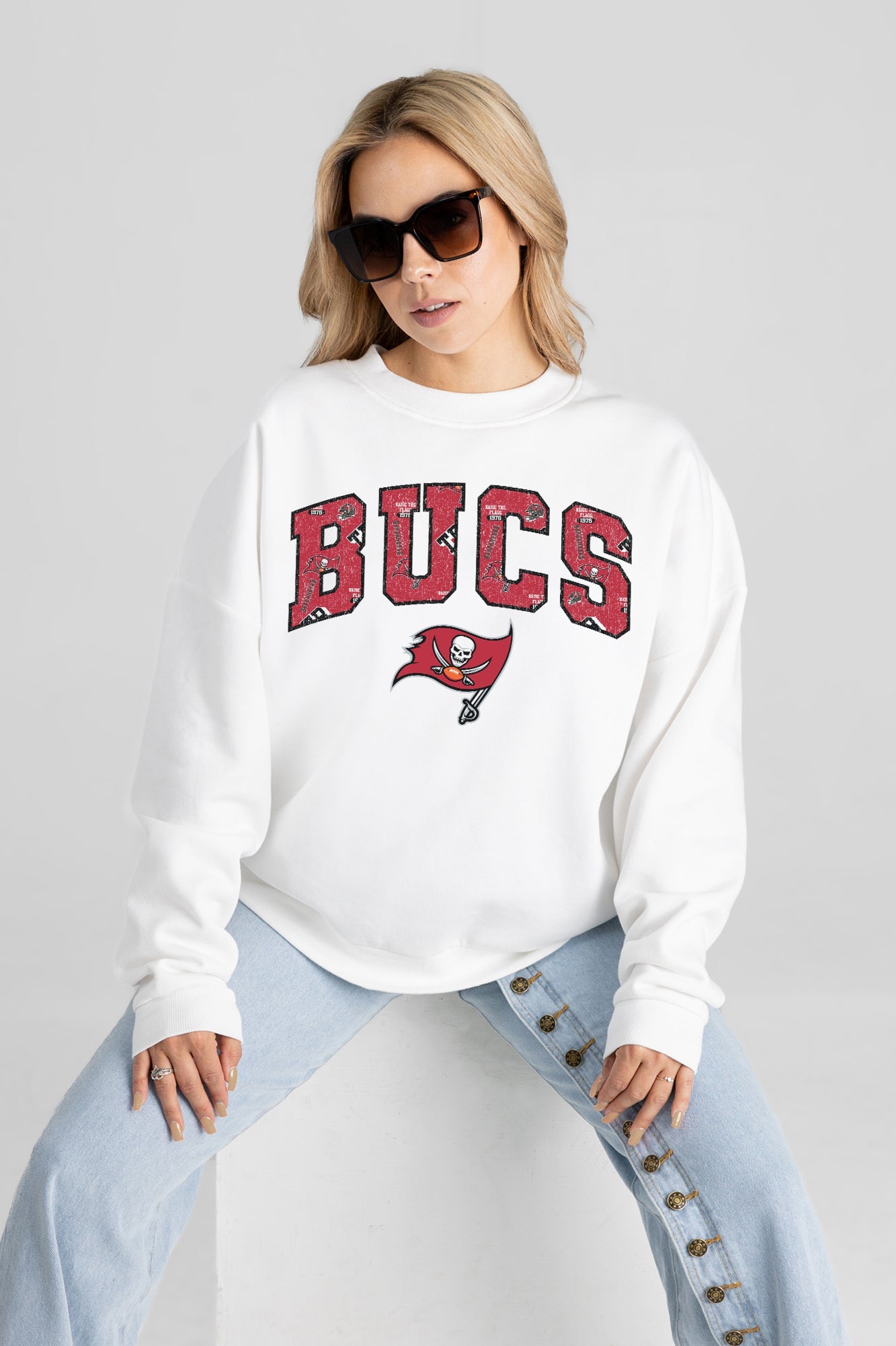 TAMPA BAY BUCCANEERS SWEET PLAY PREMIUM FLEECE DROP SHOULDER CREWNECK PULLOVER